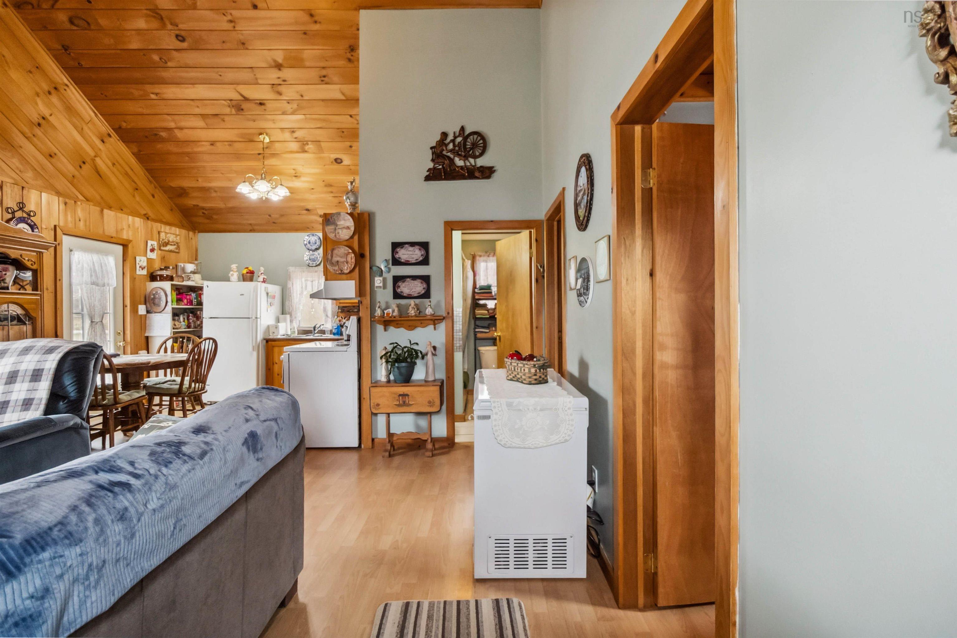$749,900.00: 3288 Highway 3, Lydgate