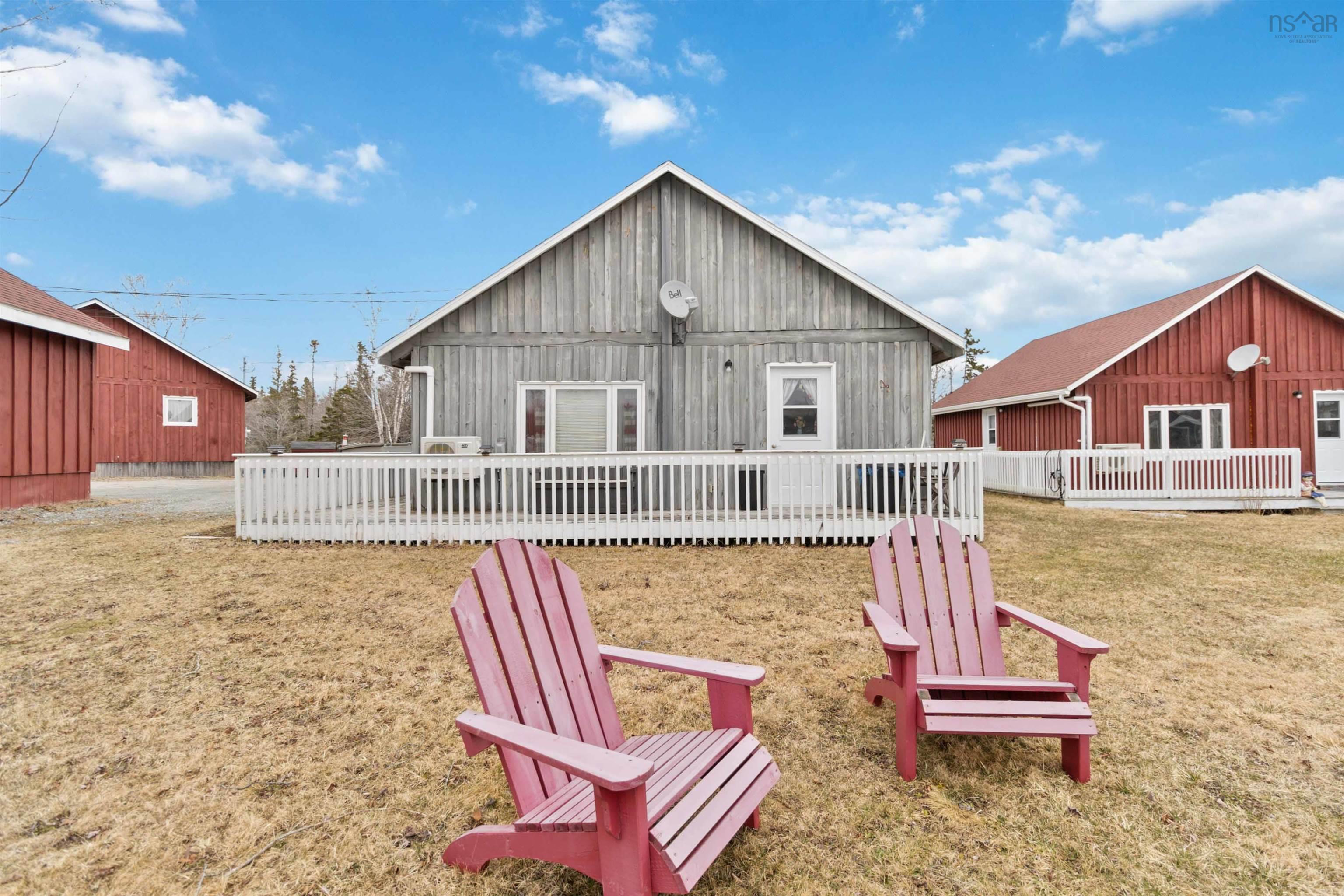 $749,900.00: 3288 Highway 3, Lydgate