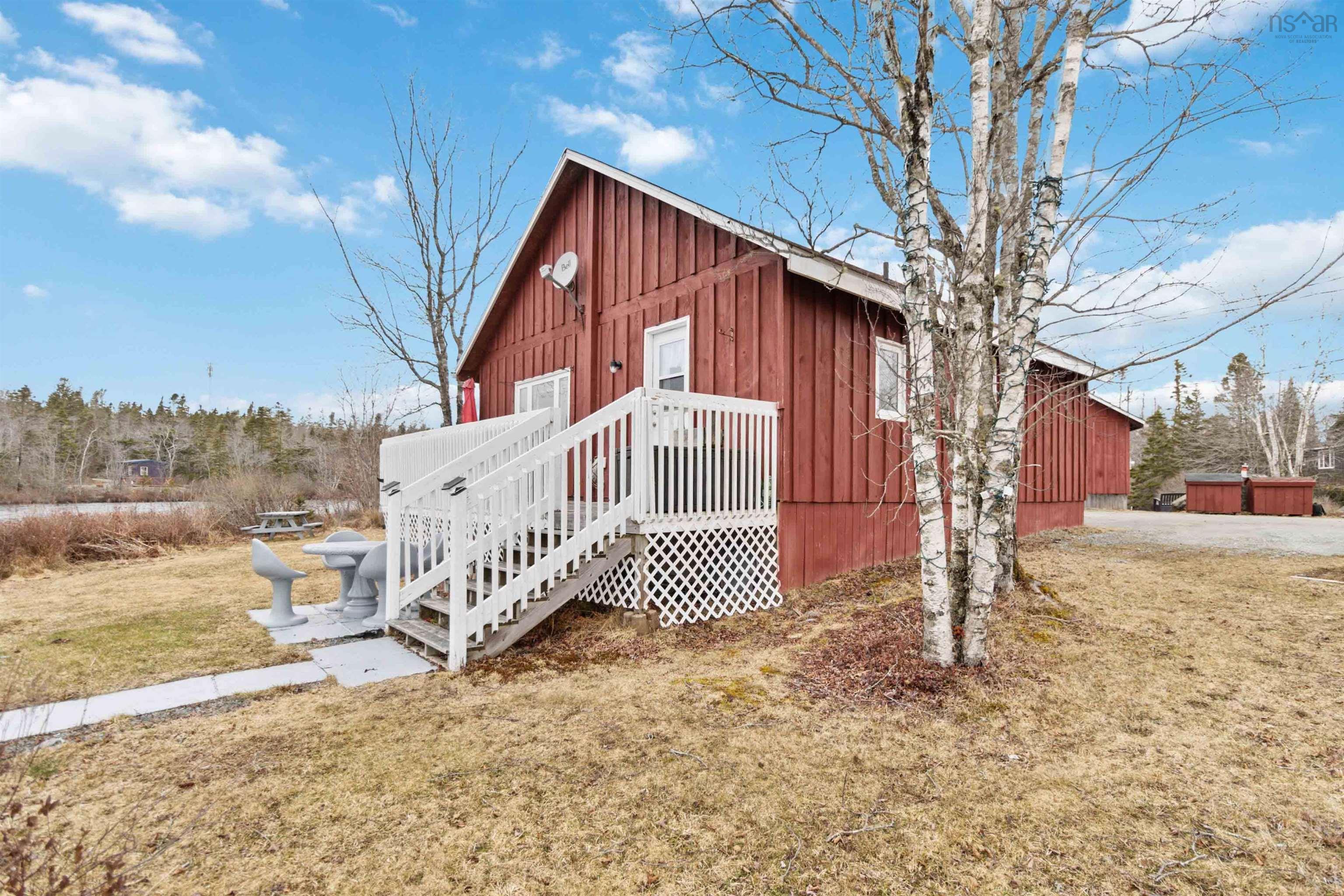 $749,900.00: 3288 Highway 3, Lydgate