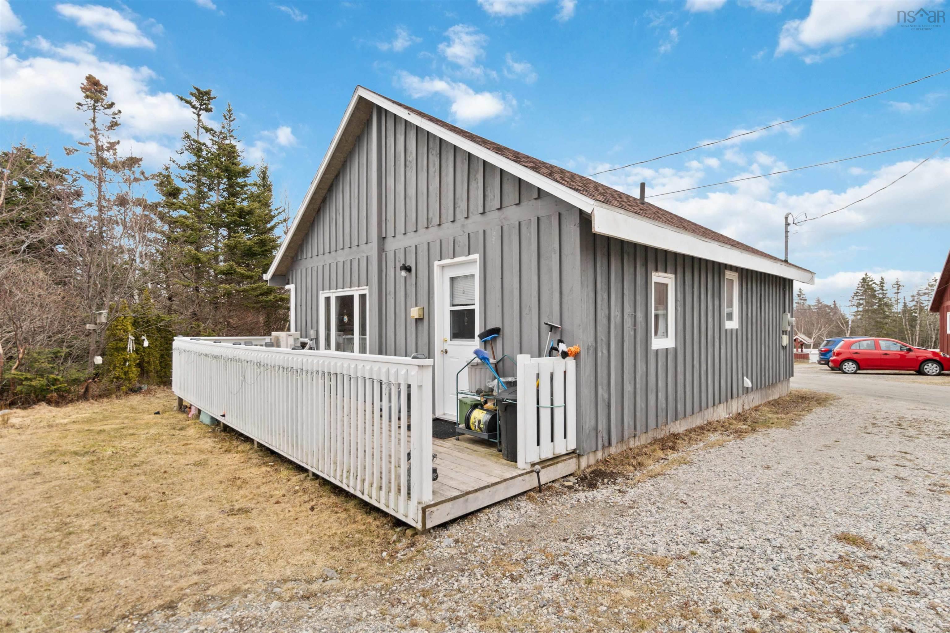 $749,900.00: 3288 Highway 3, Lydgate