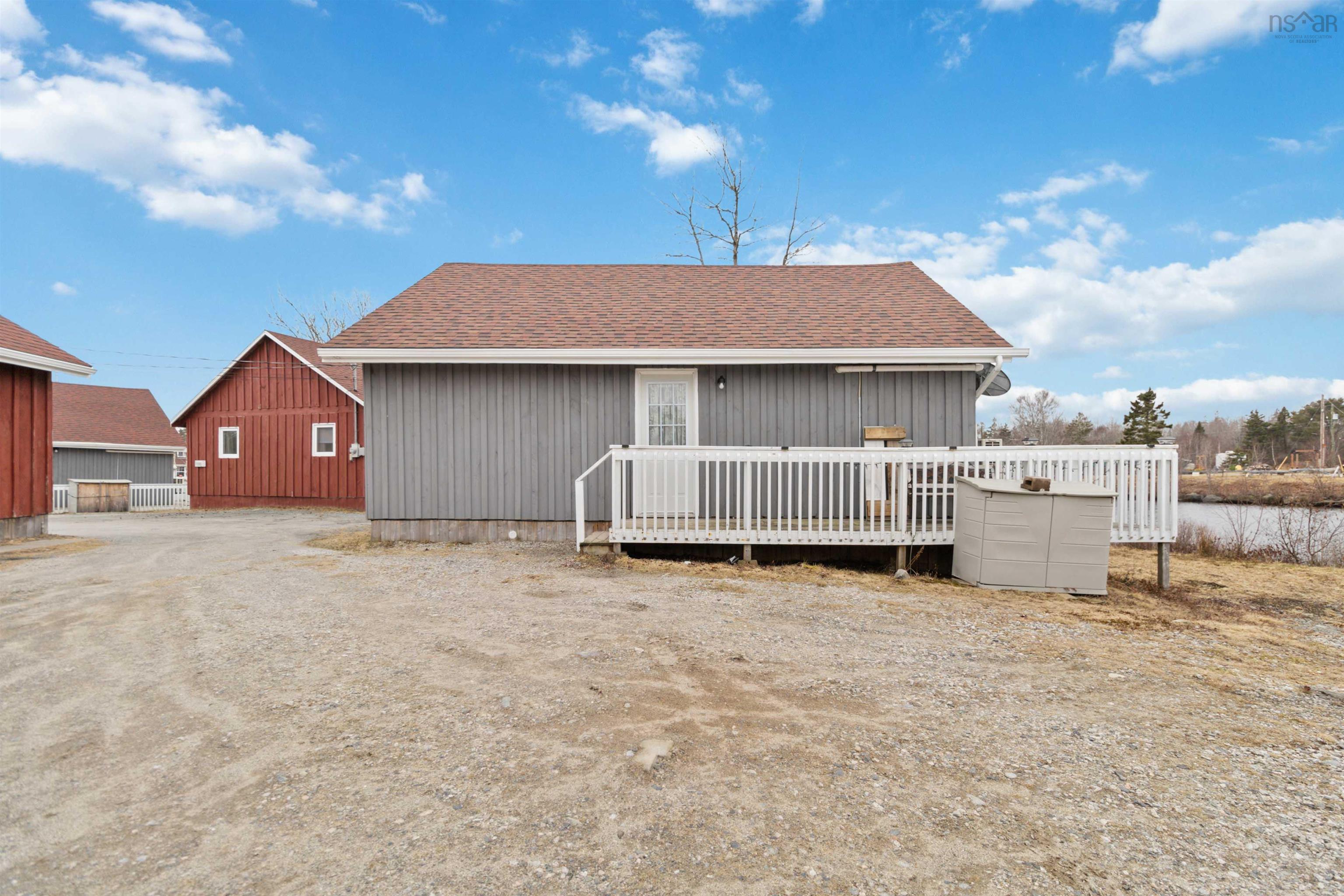 $749,900.00: 3288 Highway 3, Lydgate