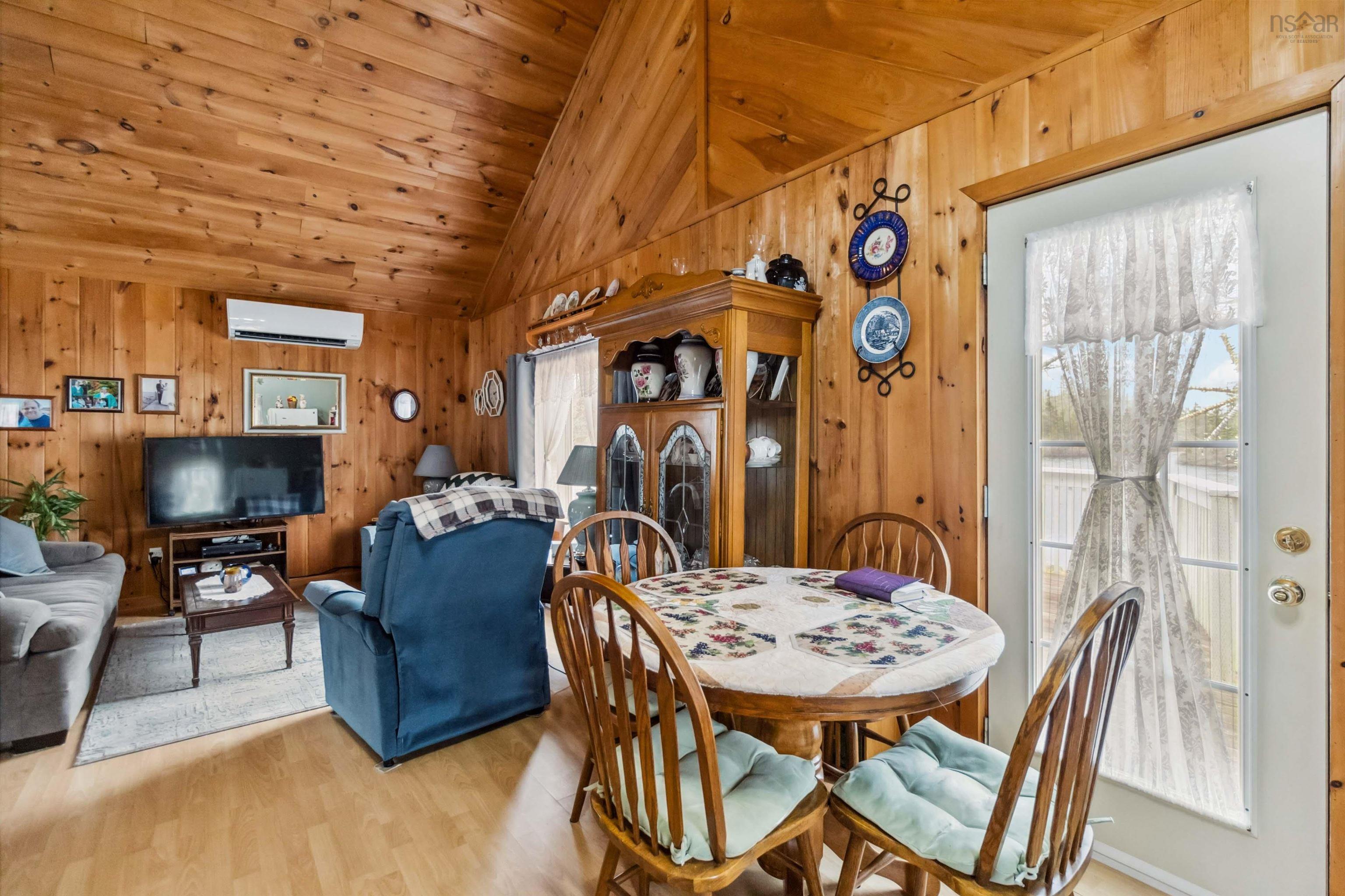 $749,900.00: 3288 Highway 3, Lydgate