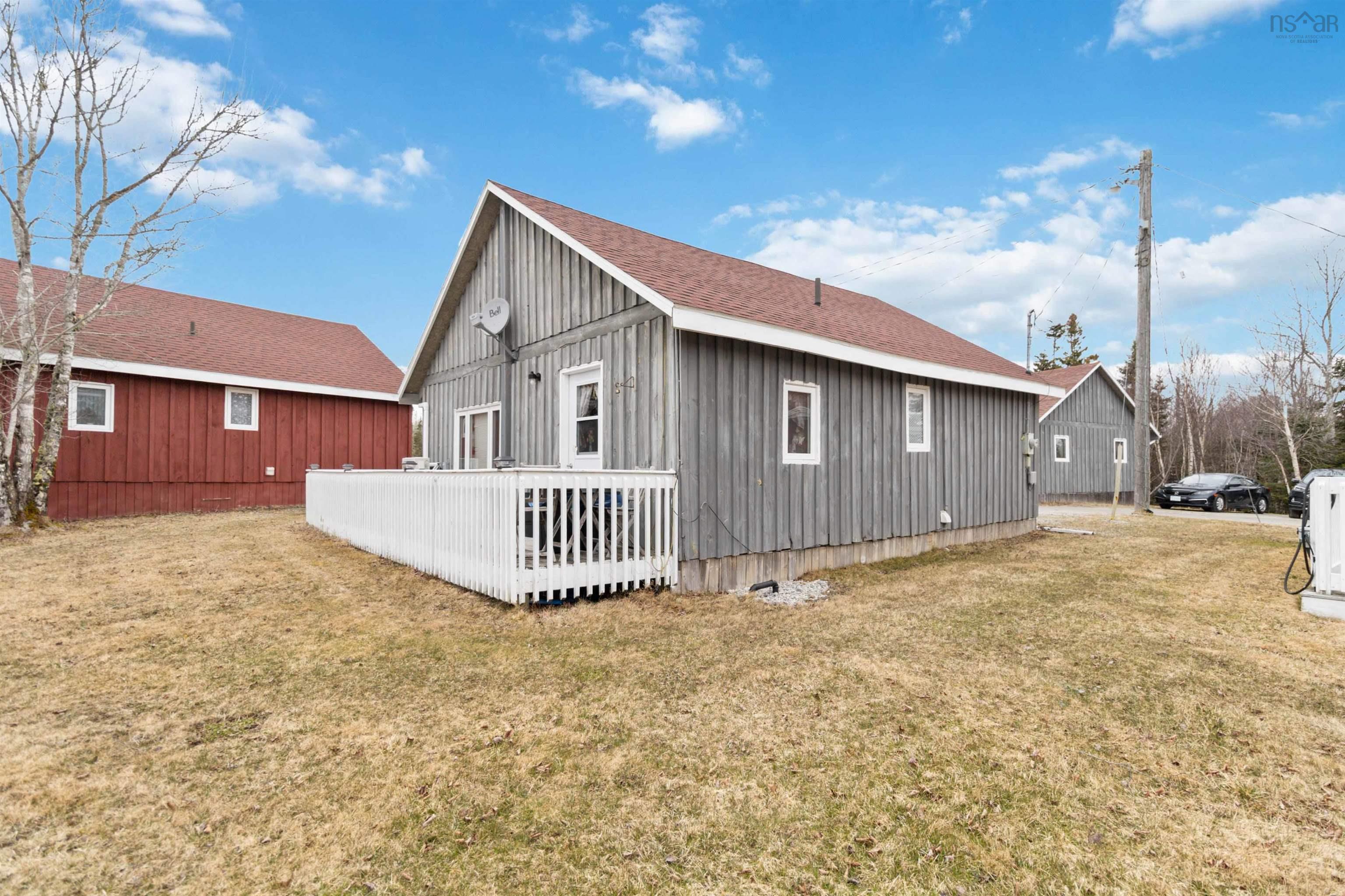 $749,900.00: 3288 Highway 3, Lydgate