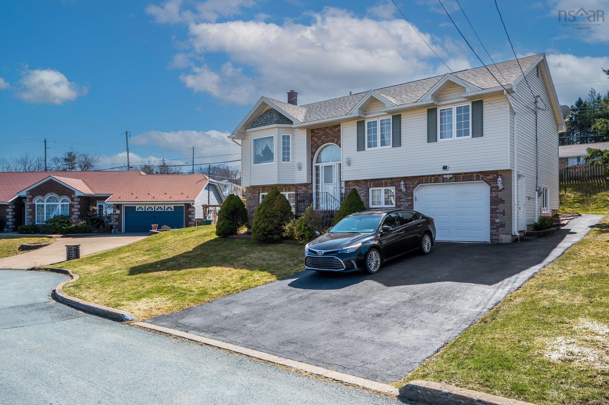 $621,000.00: 16 Parkview Lane, Dartmouth