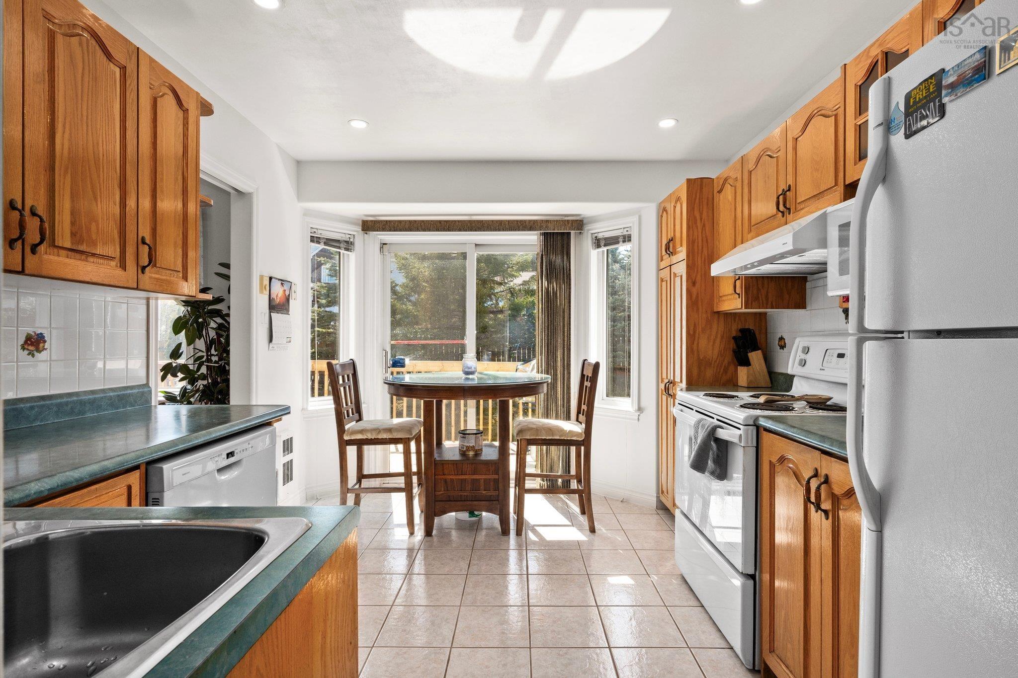 $621,000.00: 16 Parkview Lane, Dartmouth