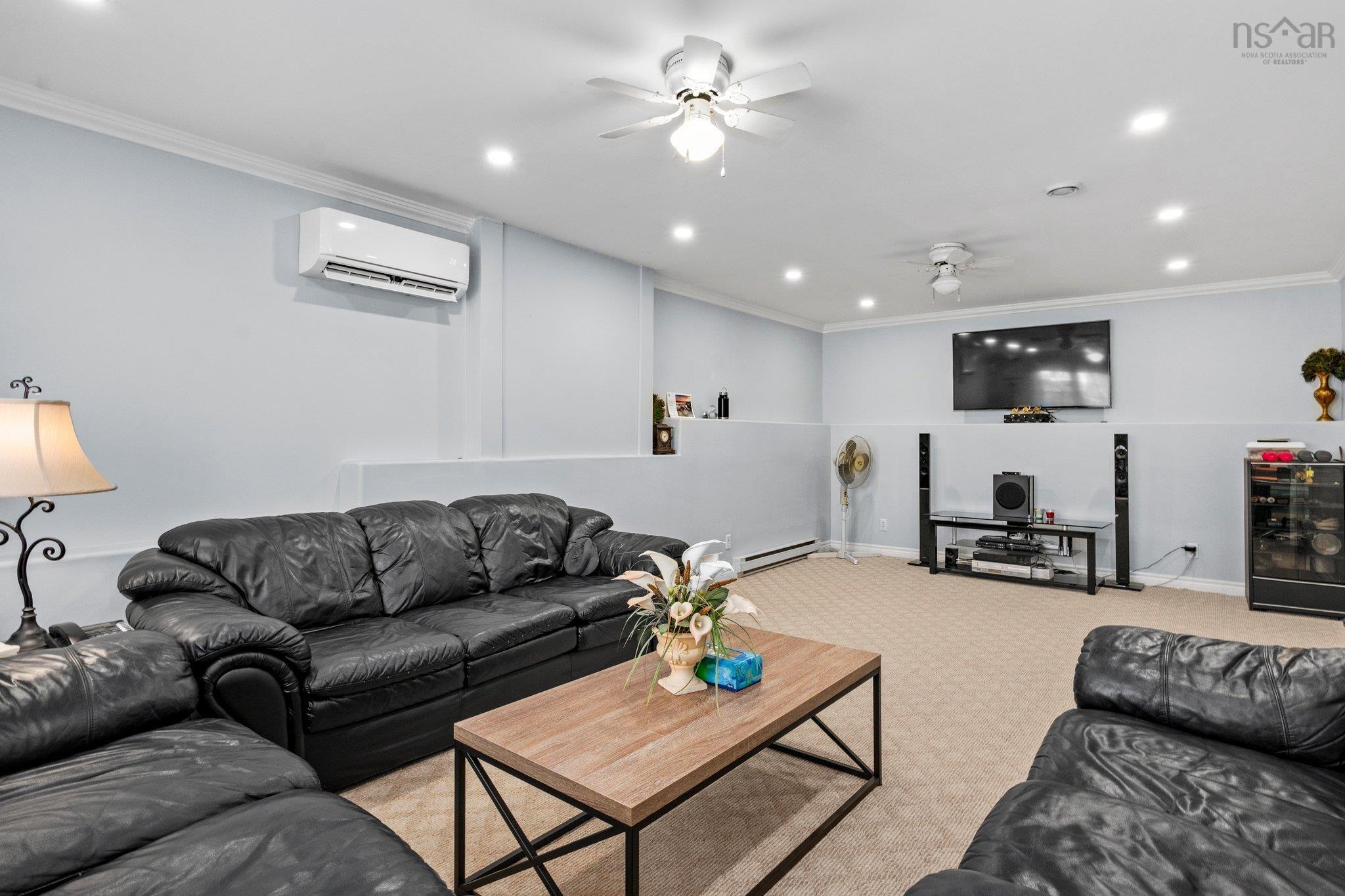 $621,000.00: 16 Parkview Lane, Dartmouth
