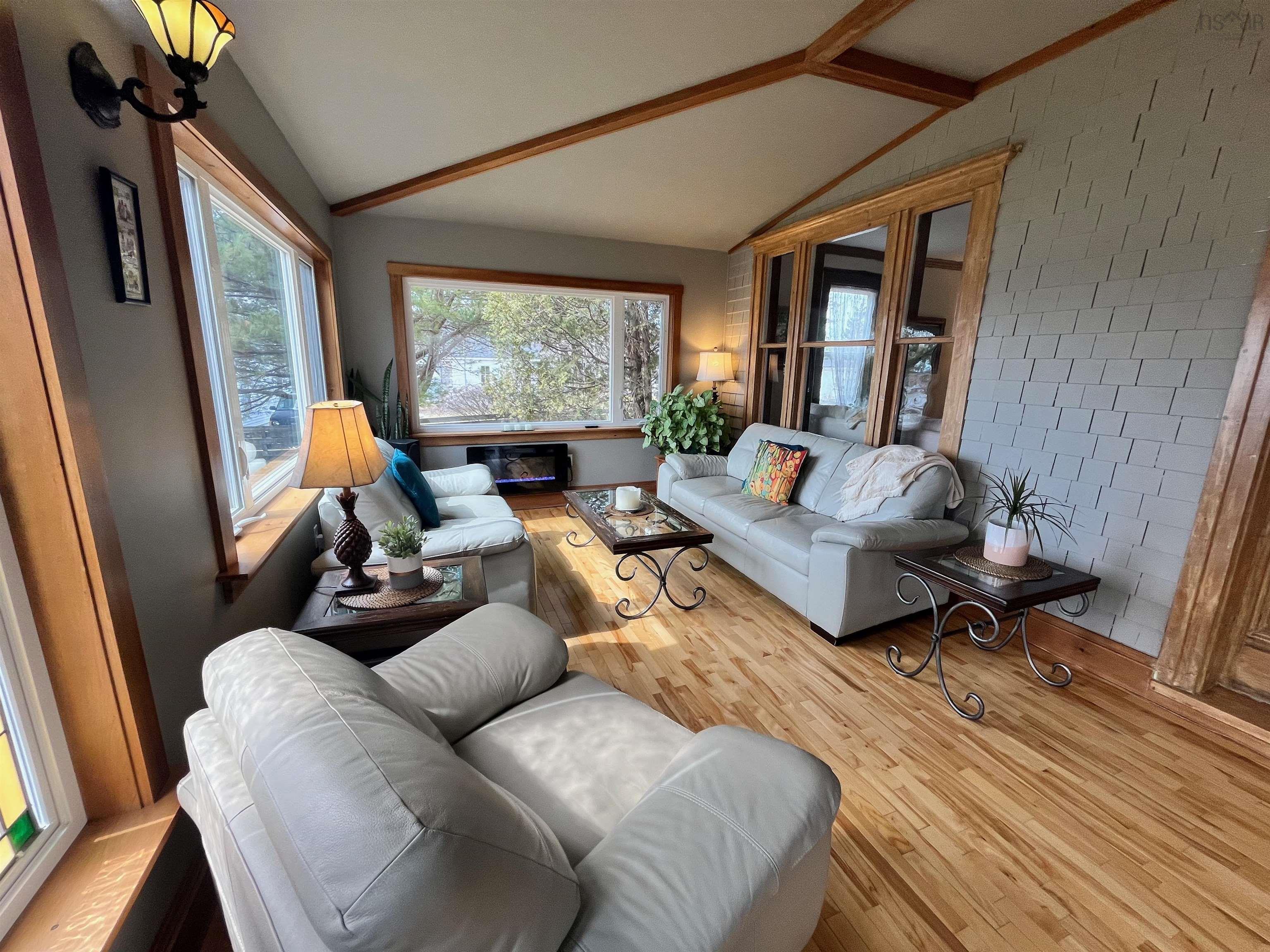 $639,000.00: 11659 Highway 316, Boylston