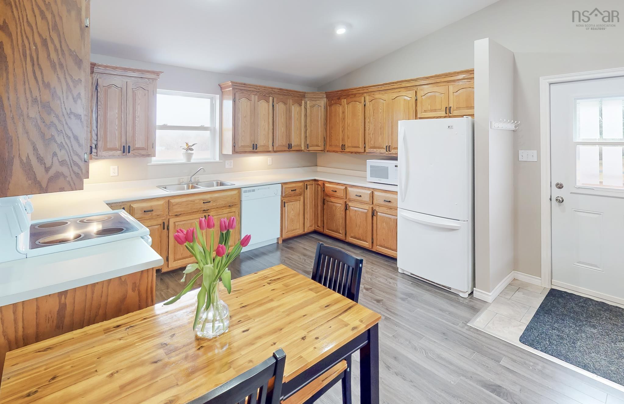 $484,900.00: 2359 North Avenue, Canning