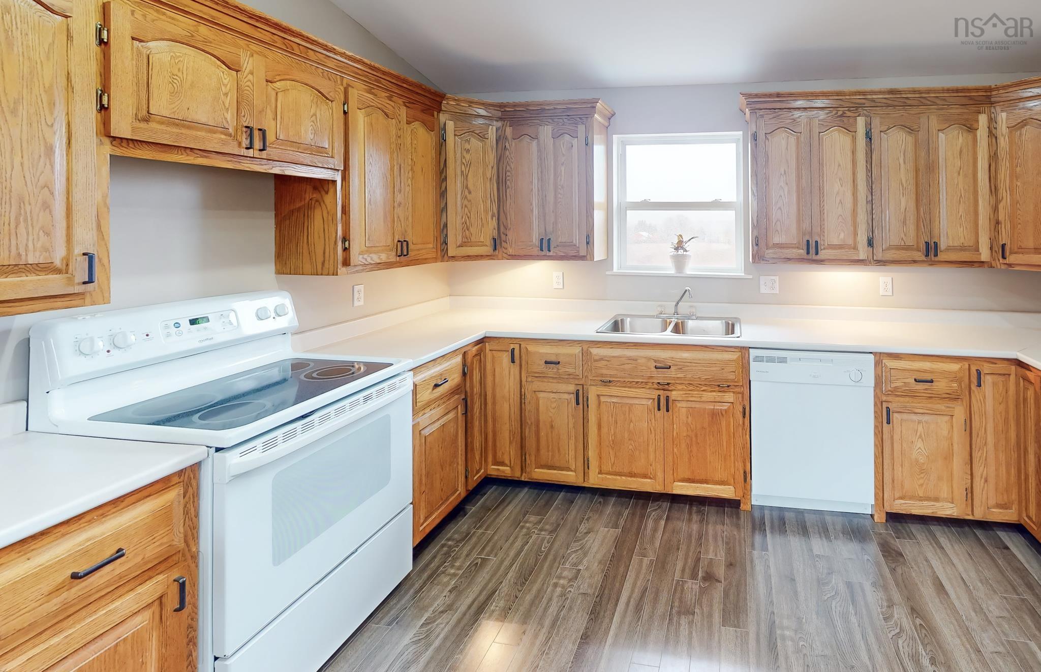 $484,900.00: 2359 North Avenue, Canning