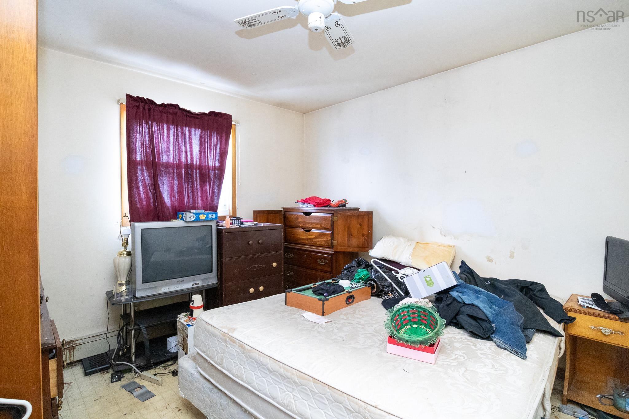 $179,900.00: 90 Main Street, Reserve Mines