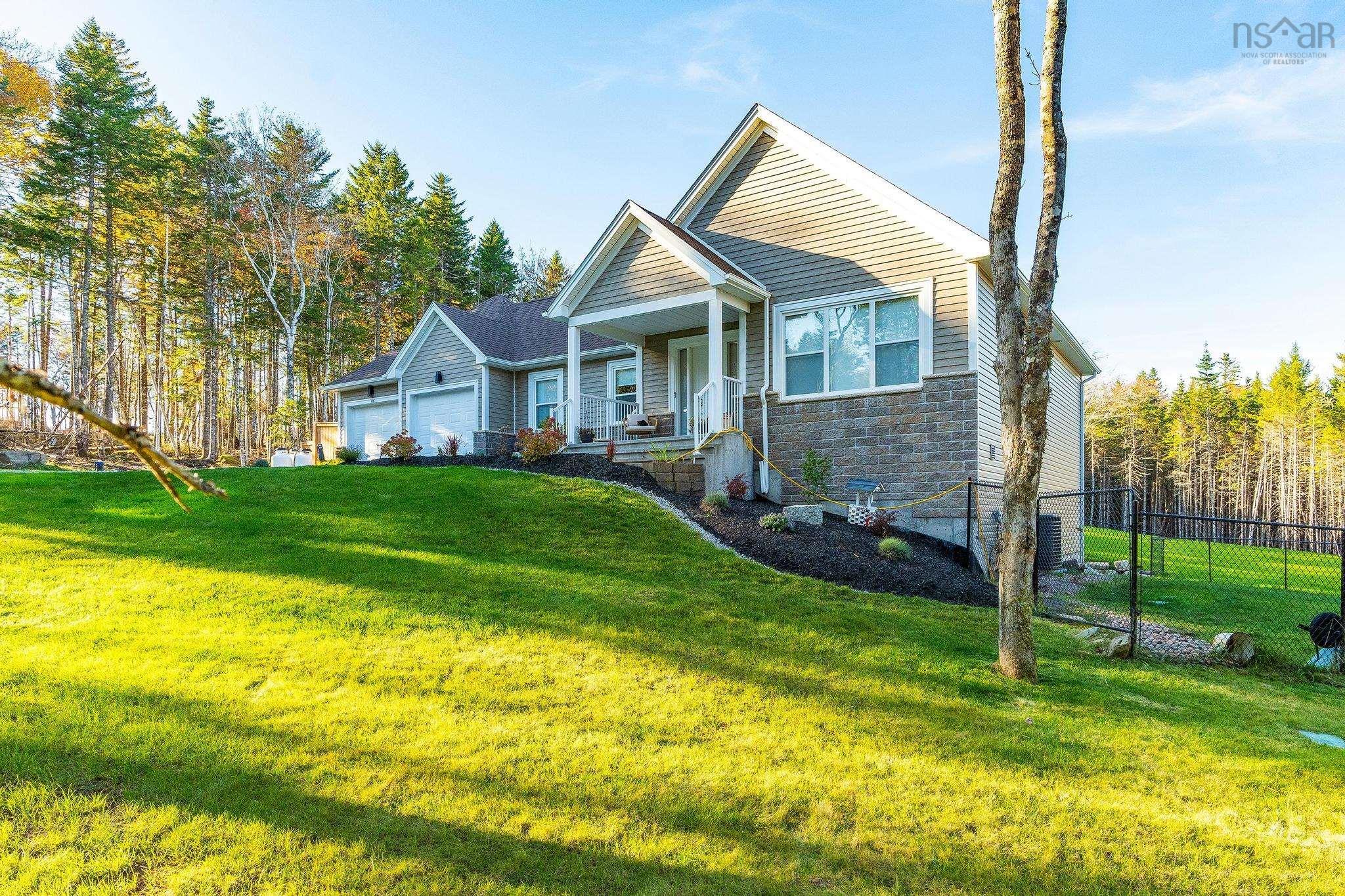 $1,099,999.00: 90 Luka Lane, Hammonds Plains