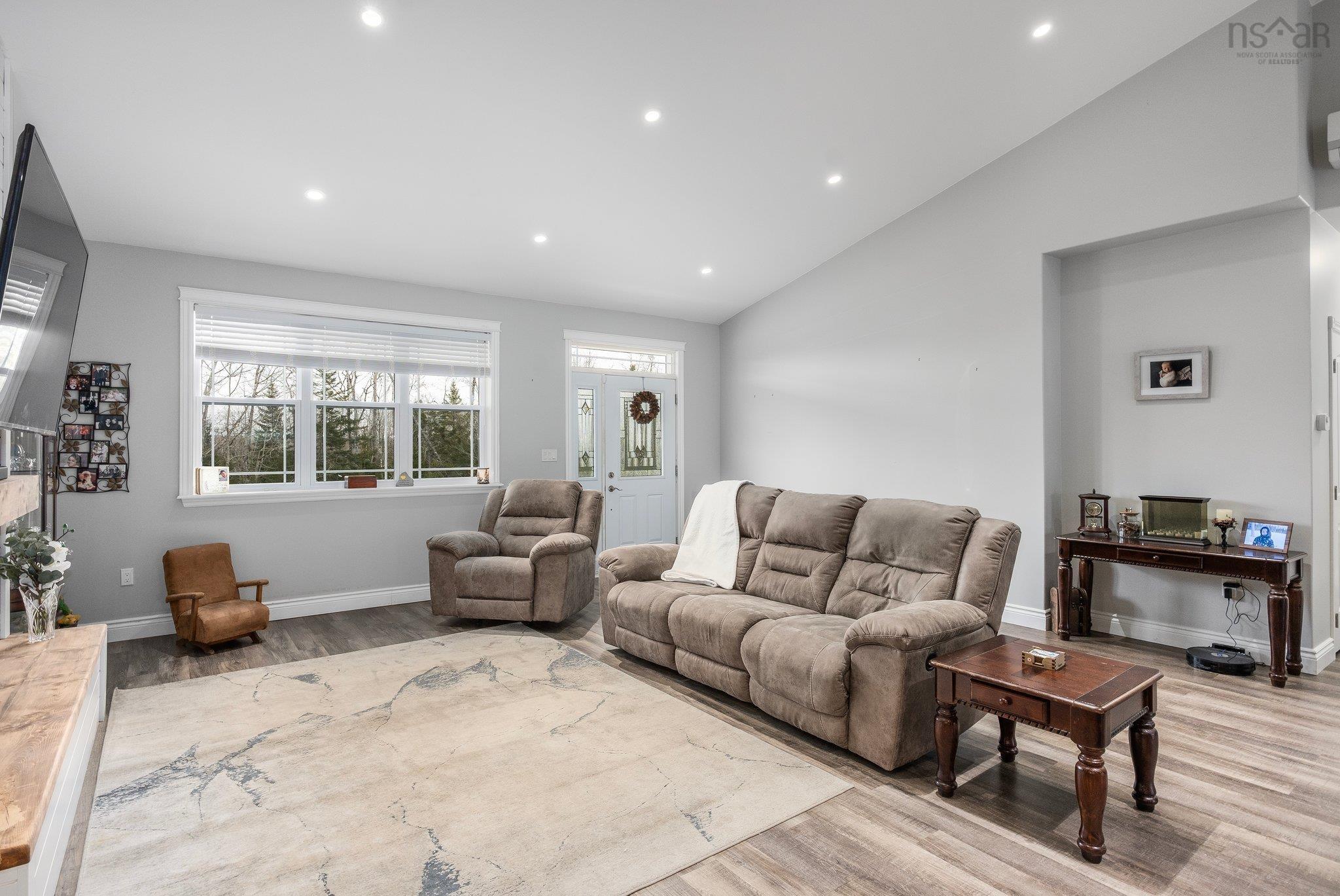 $1,190,000.00: 206 Monte Vista Road, Enfield