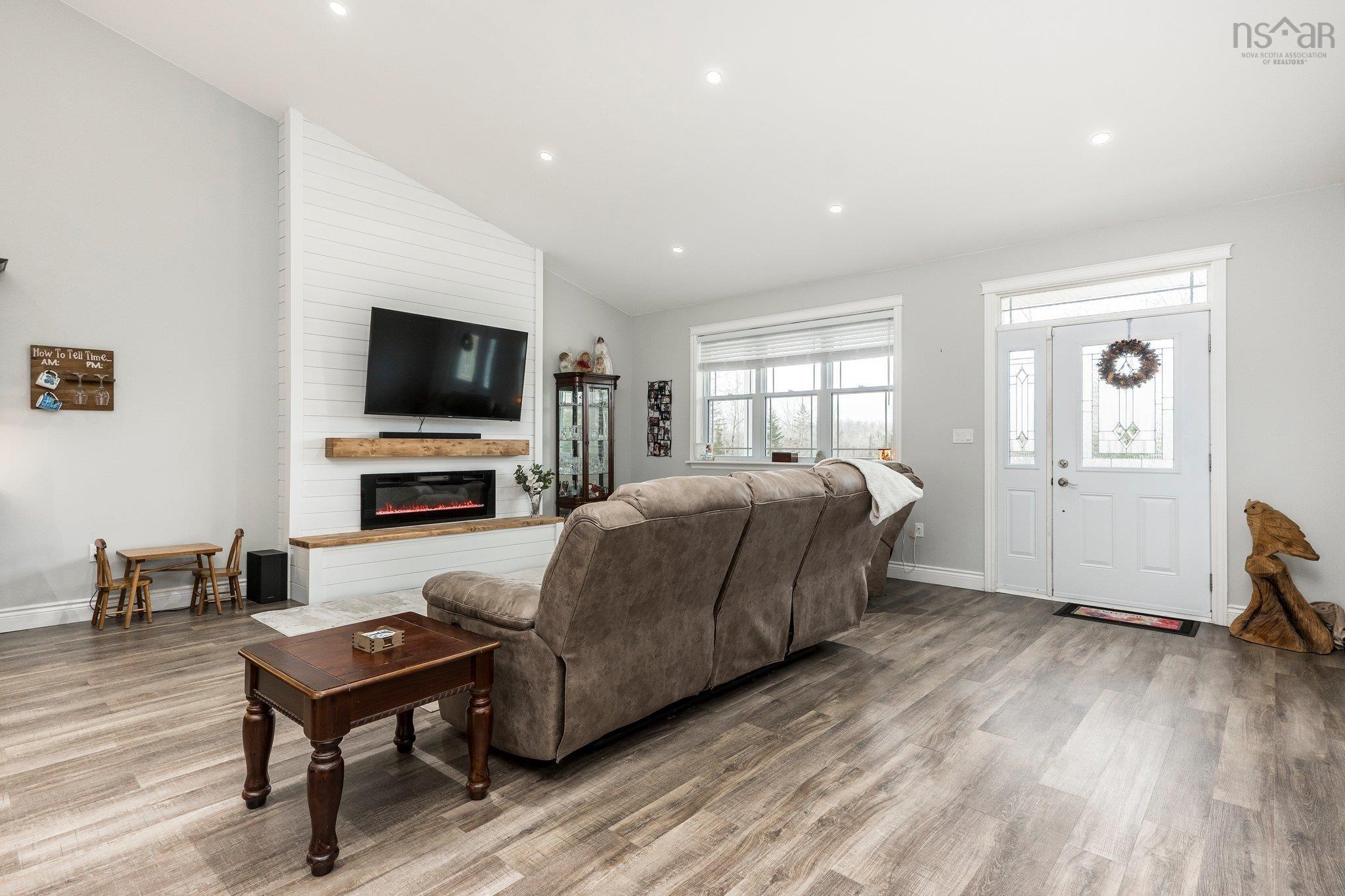 $1,190,000.00: 206 Monte Vista Road, Enfield
