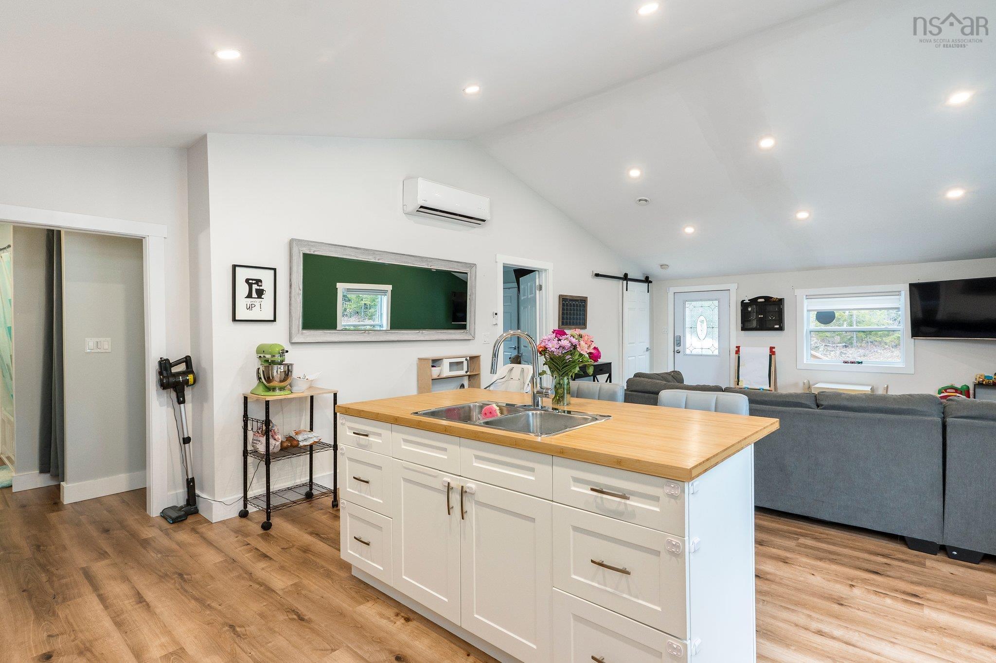 $1,190,000.00: 206 Monte Vista Road, Enfield