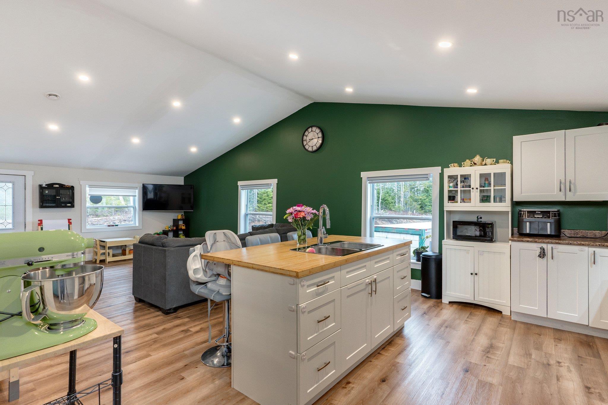 $1,190,000.00: 206 Monte Vista Road, Enfield