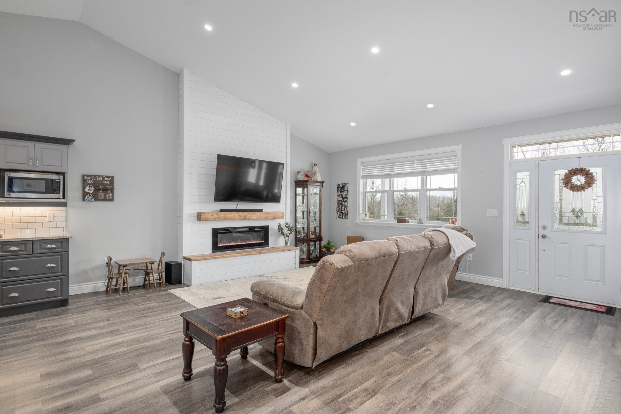 $1,190,000.00: 206 Monte Vista Road, Enfield