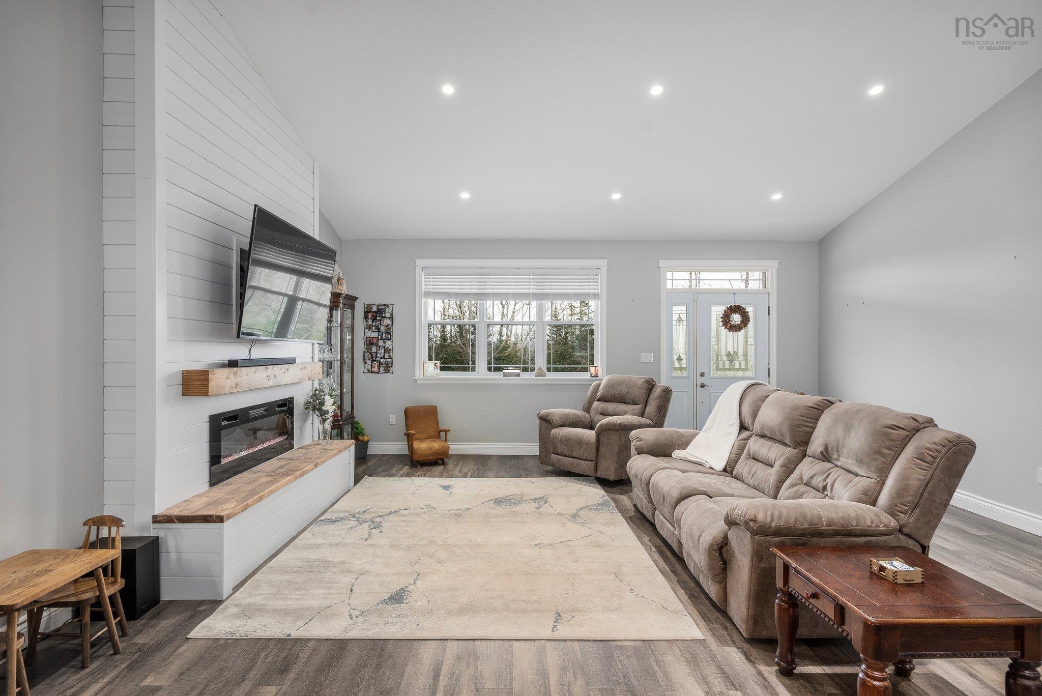 $1,190,000.00: 206 Monte Vista Road, Enfield