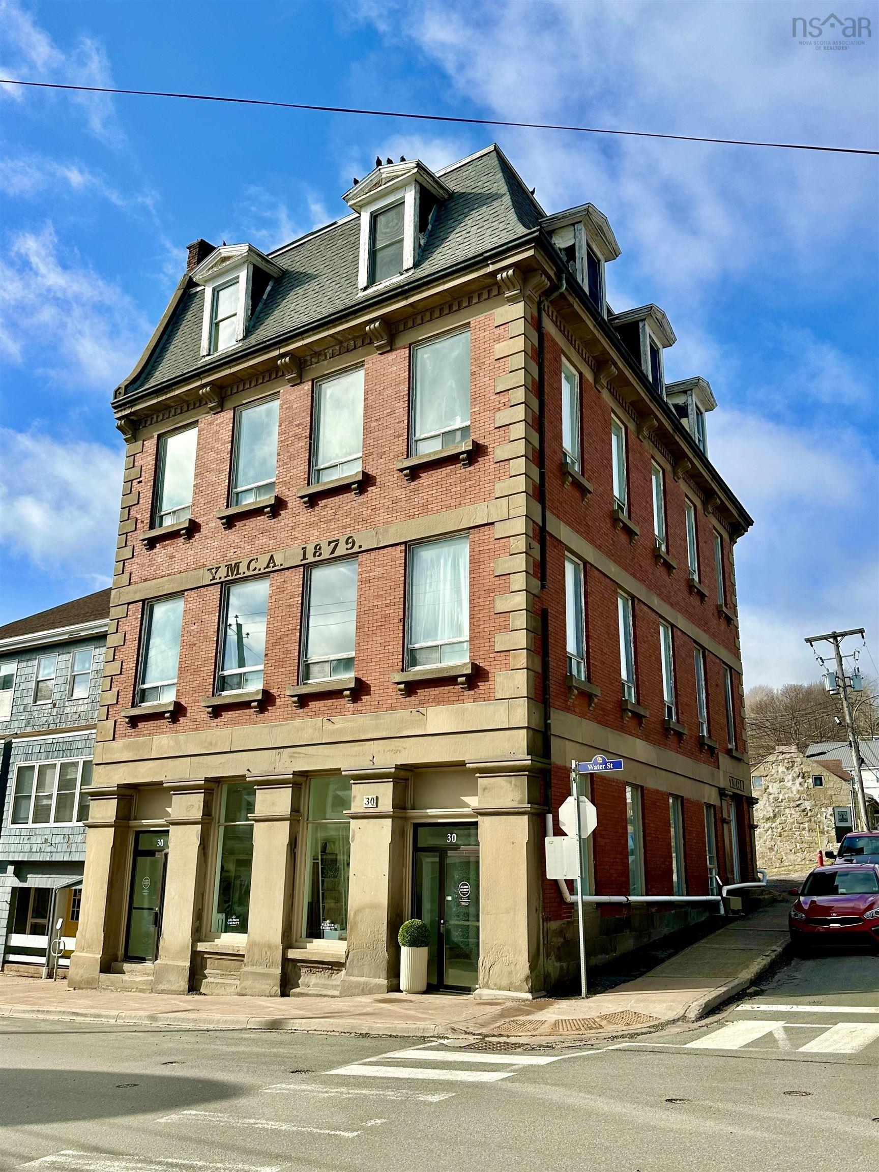 $399,444.00: 30 Water Street, Pictou