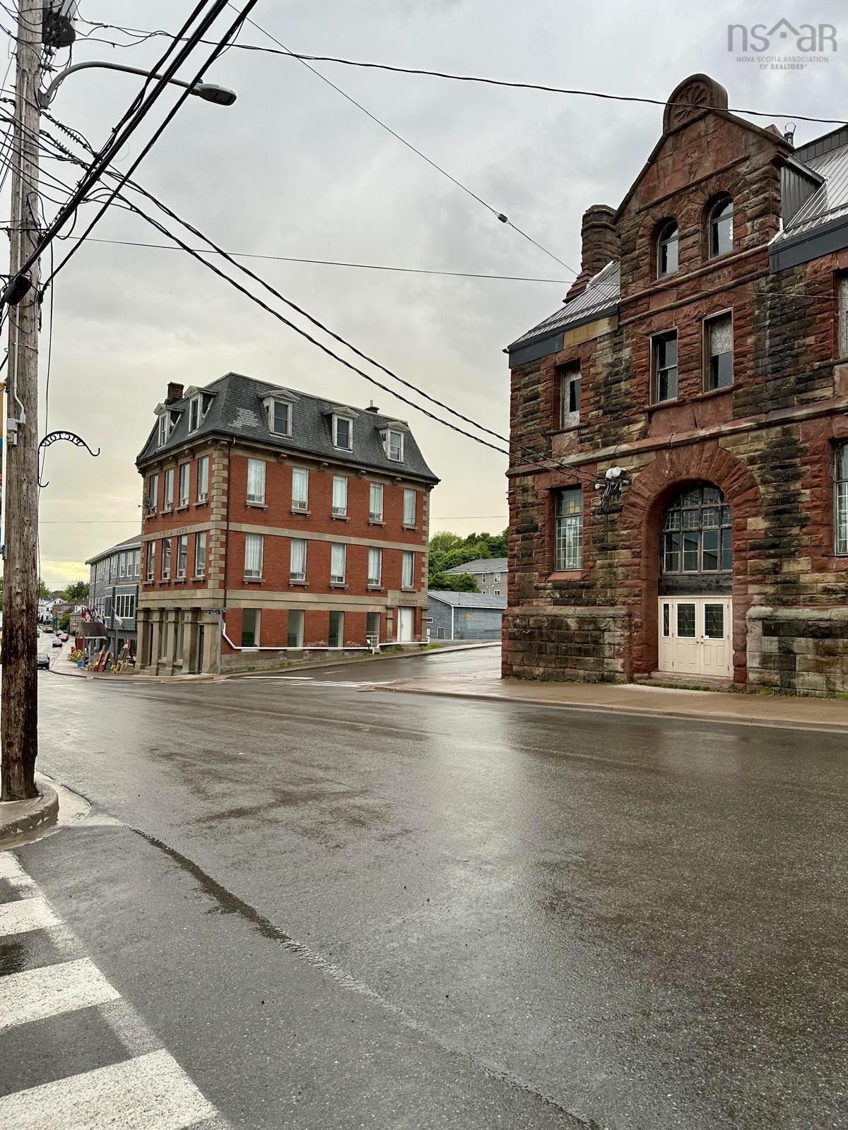 $399,444.00: 30 Water Street, Pictou