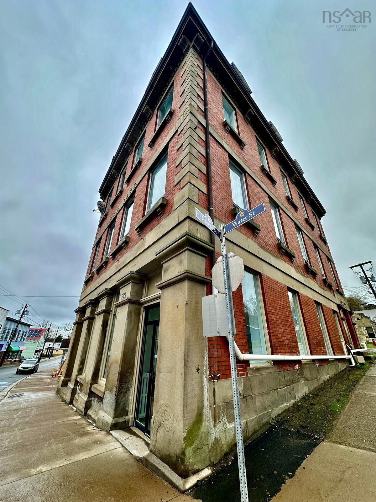 $399,444.00: 30 Water Street, Pictou