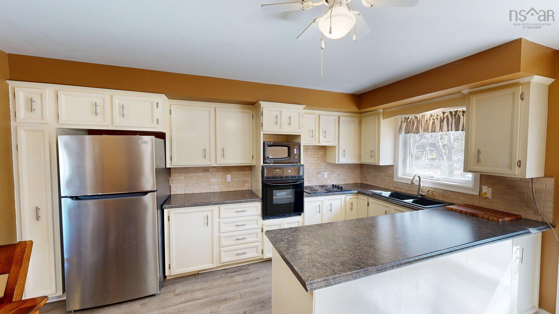 $599,900.00: 53 Riverview Crescent, Bedford