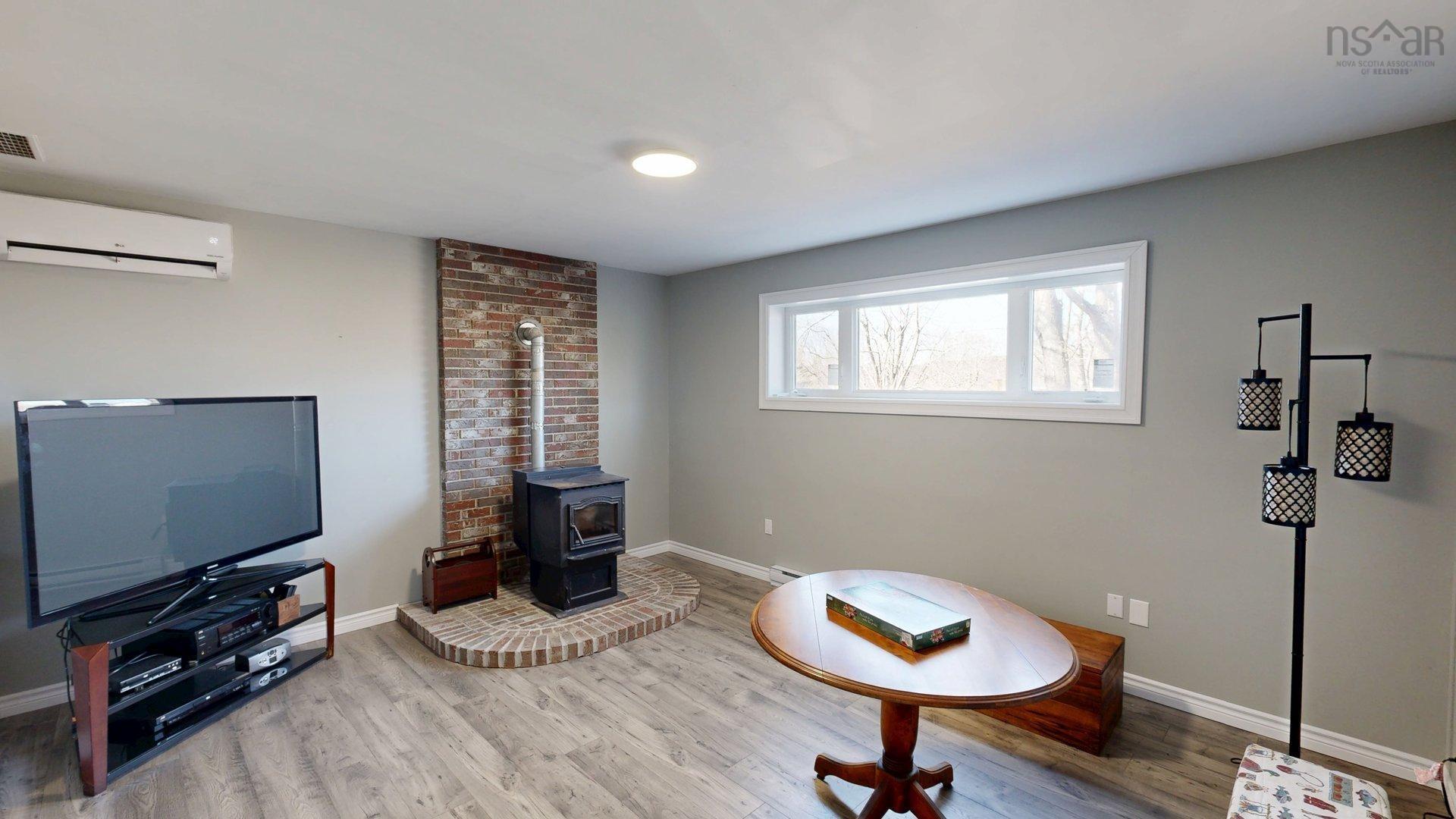 $599,900.00: 53 Riverview Crescent, Bedford