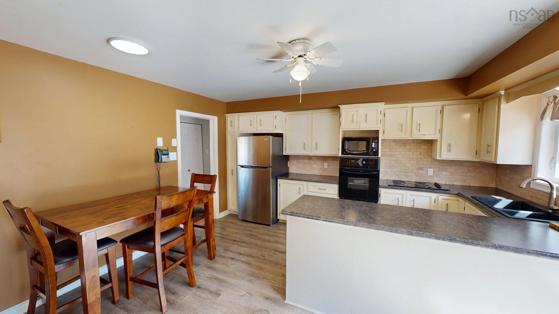 $599,900.00: 53 Riverview Crescent, Bedford