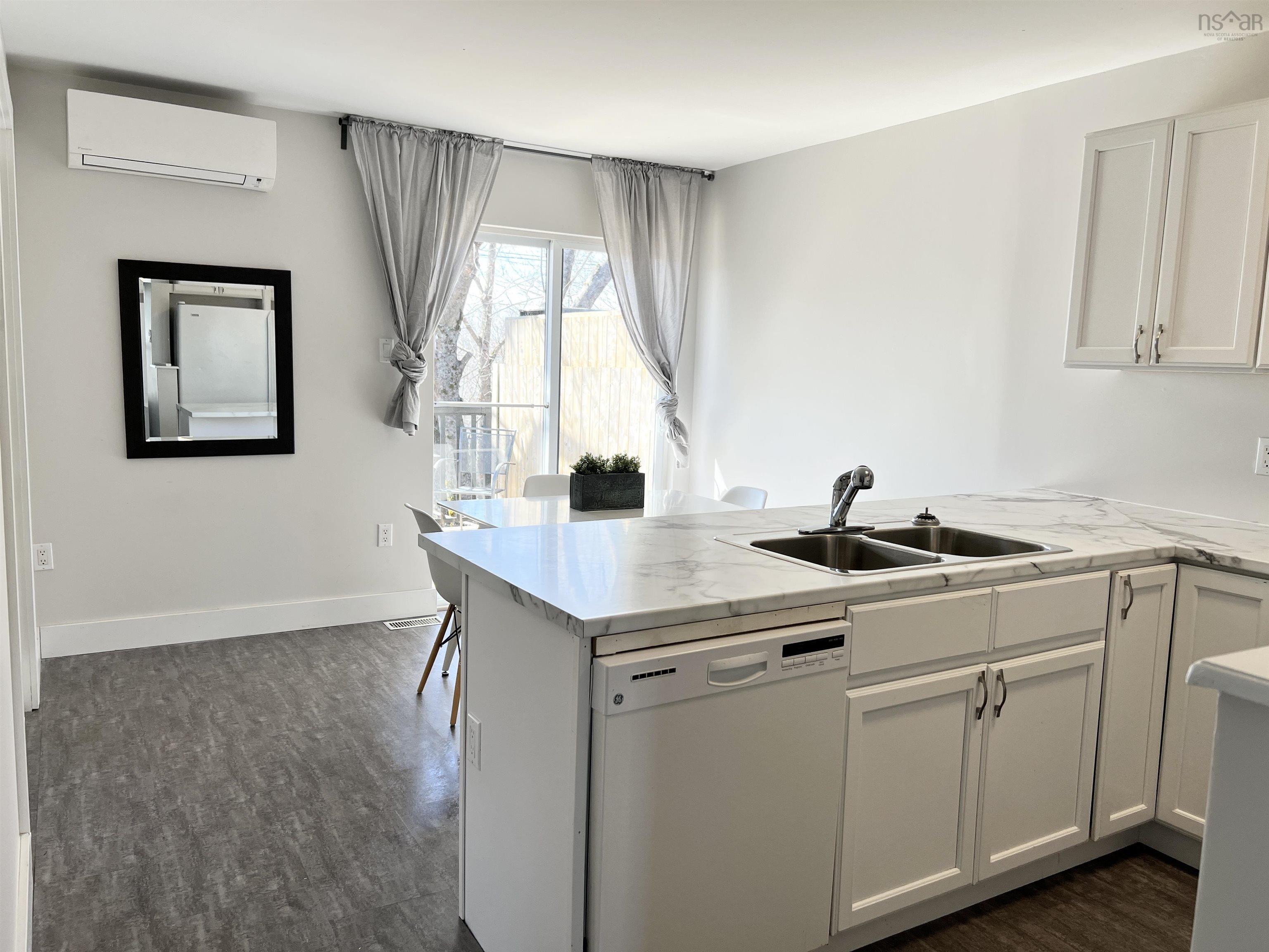 $399,900.00: 40 HOWLAND Drive, Sackville