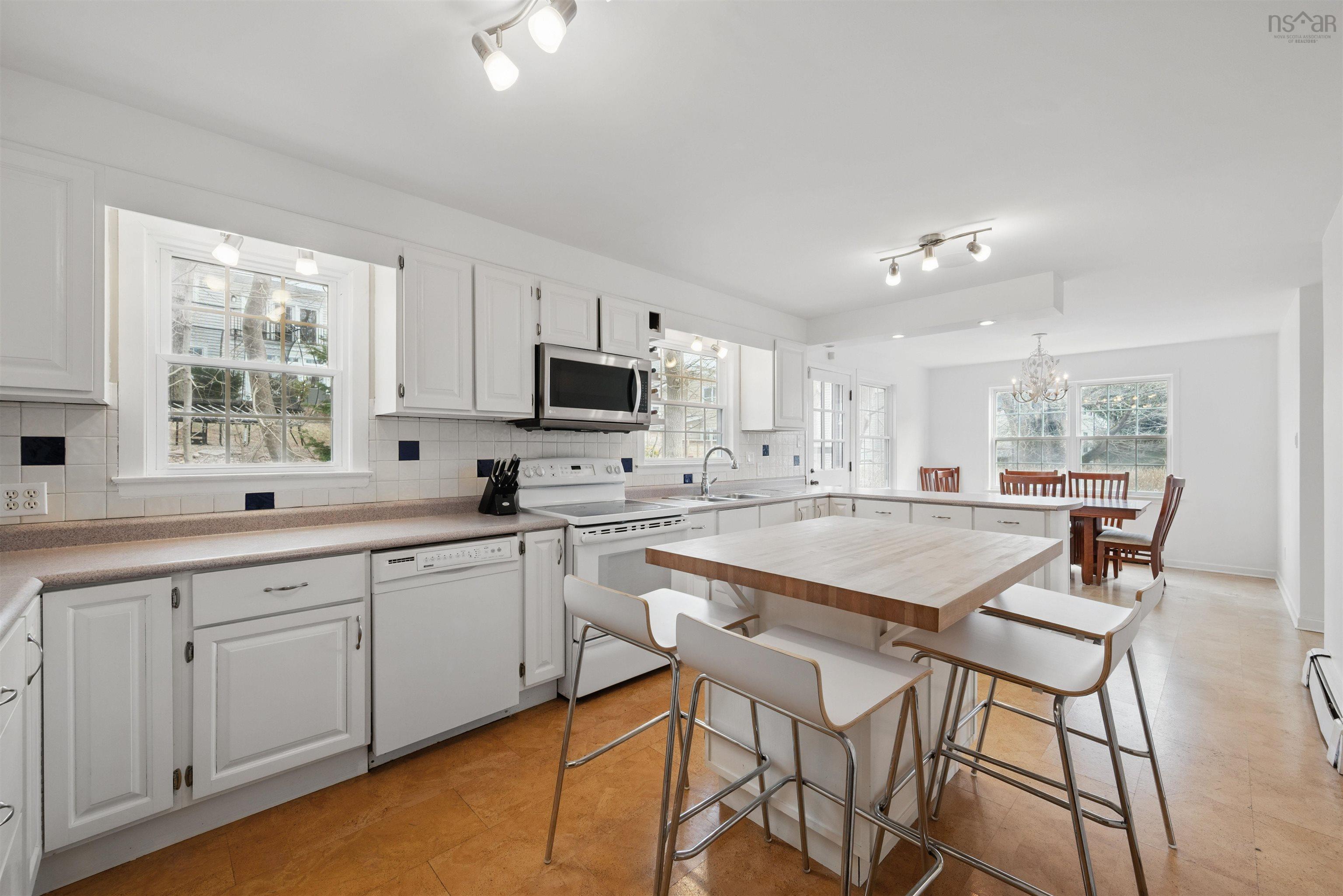 $1,469,500.00: 5968 Campbell Drive, Halifax