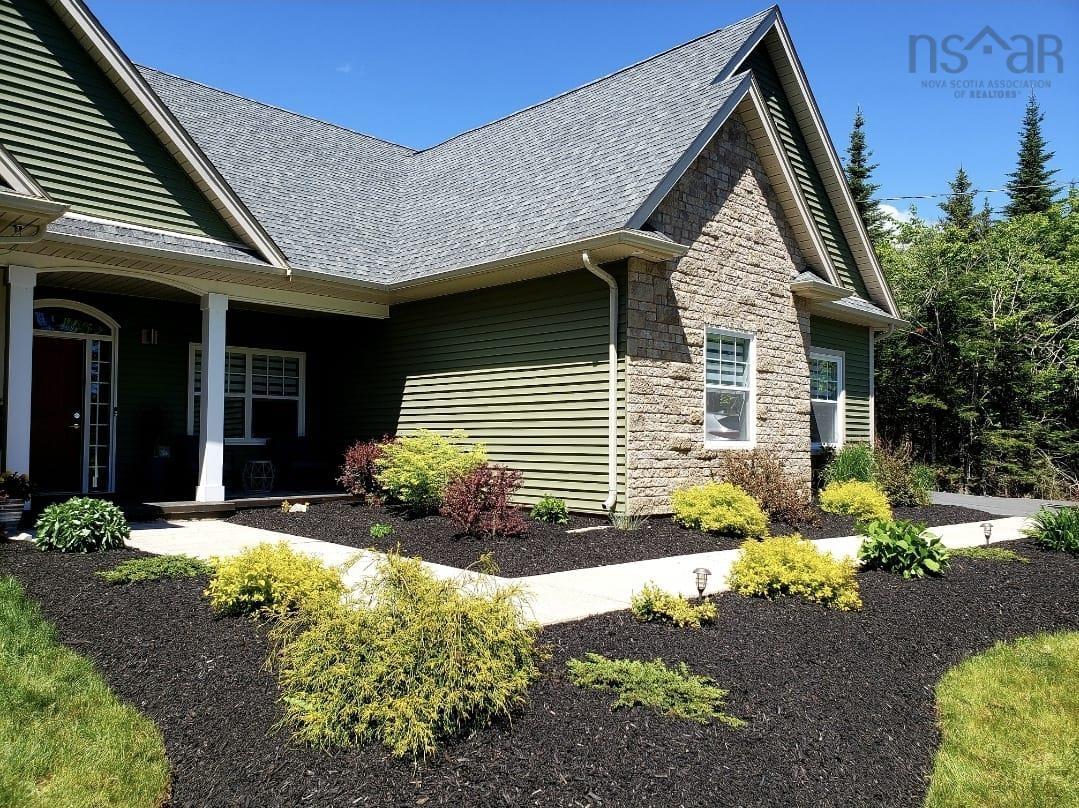 $860,000.00: 39 Edgett Drive, Lucasville
