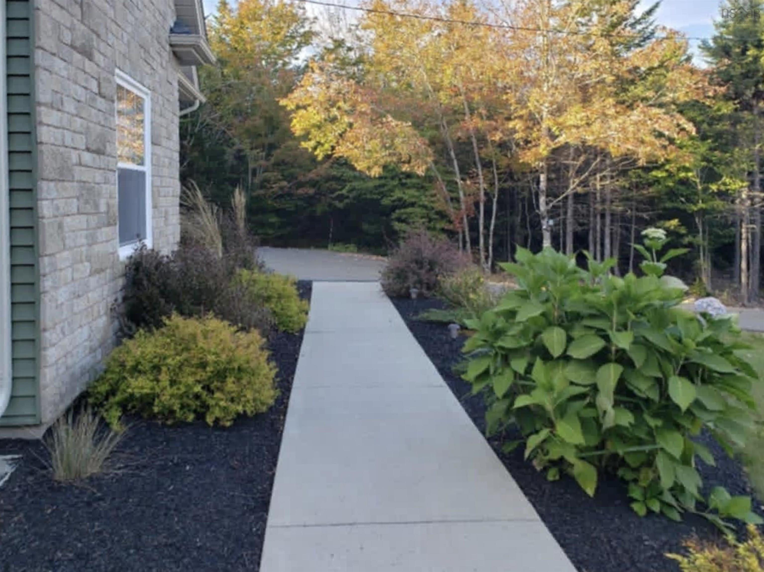 $860,000.00: 39 Edgett Drive, Lucasville