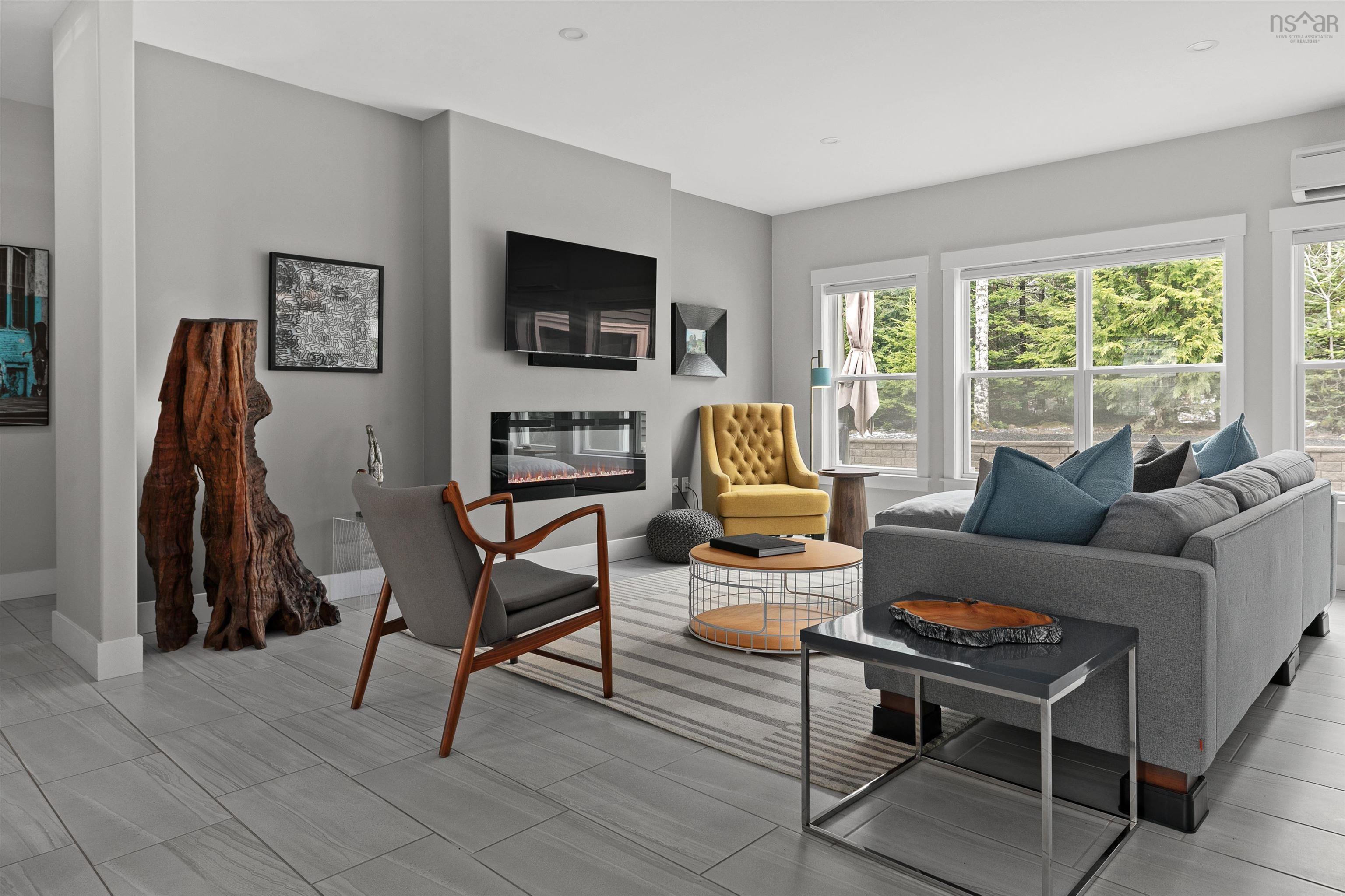 $860,000.00: 39 Edgett Drive, Lucasville