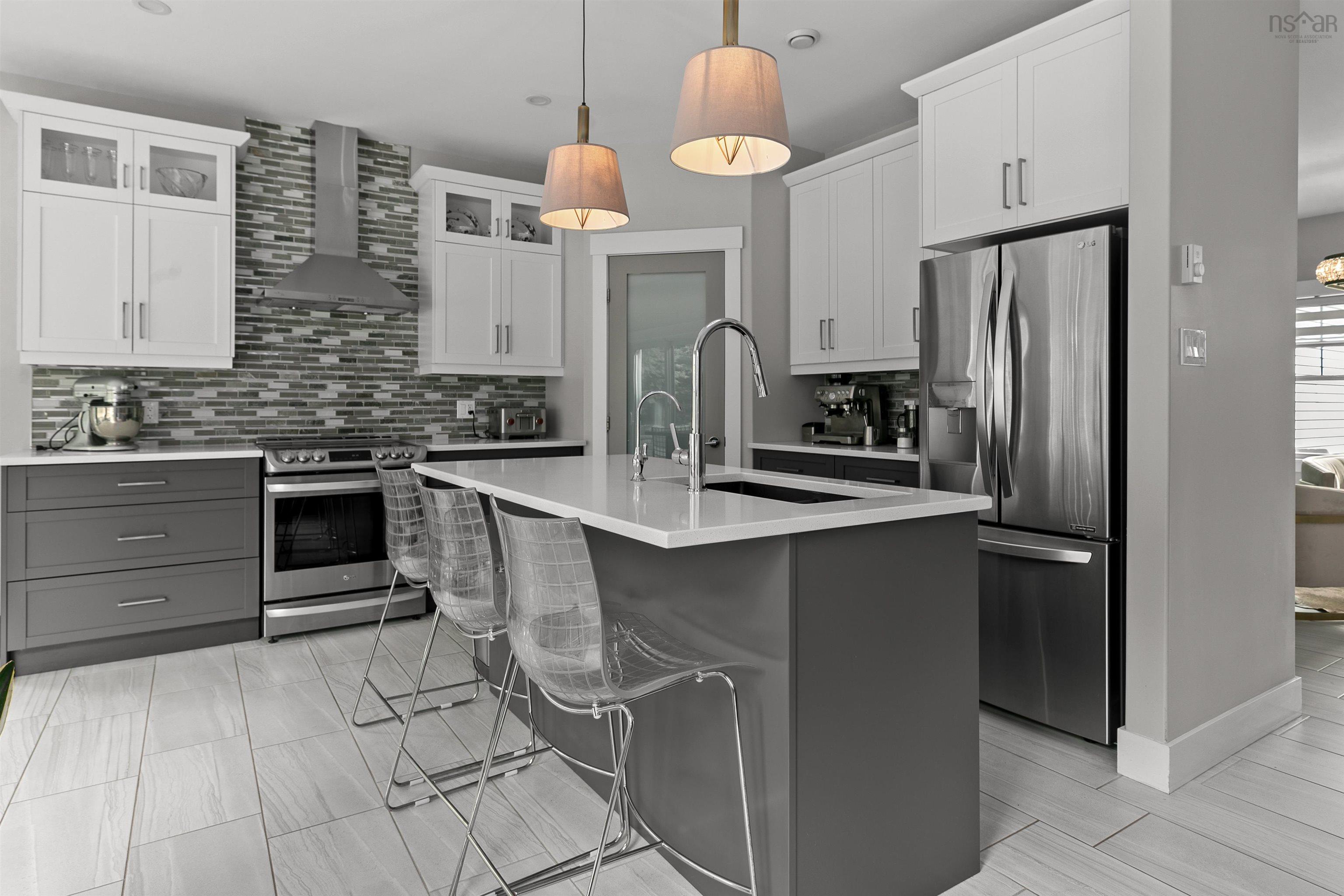 $860,000.00: 39 Edgett Drive, Lucasville
