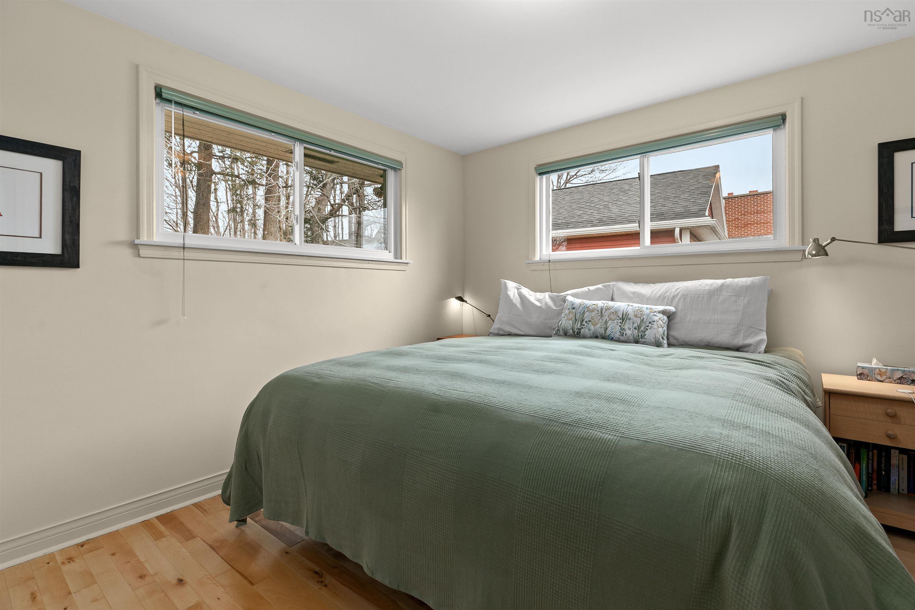 $449,900.00: 33 Pinehill Drive, Lower Sackville