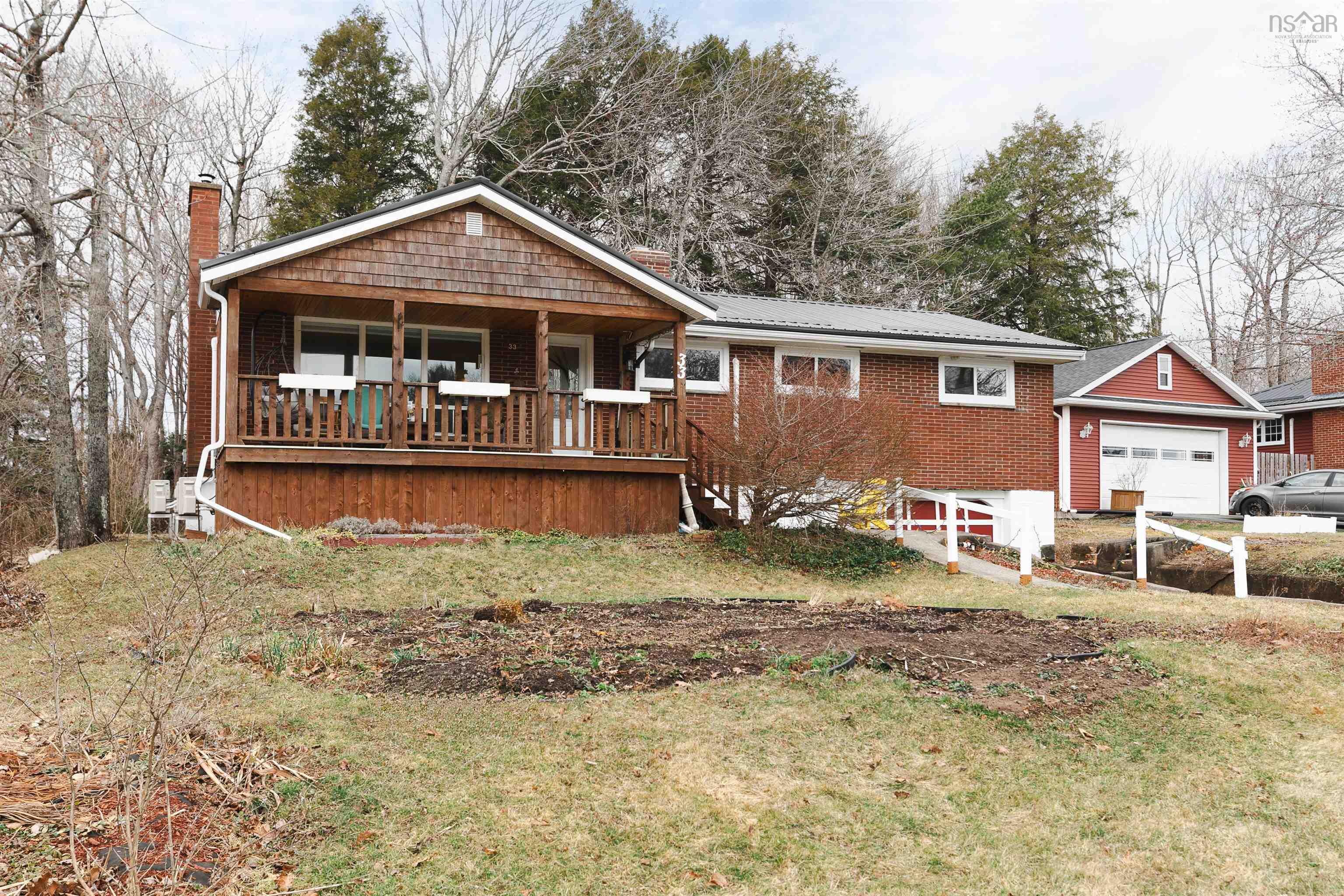 $449,900.00: 33 Pinehill Drive, Lower Sackville