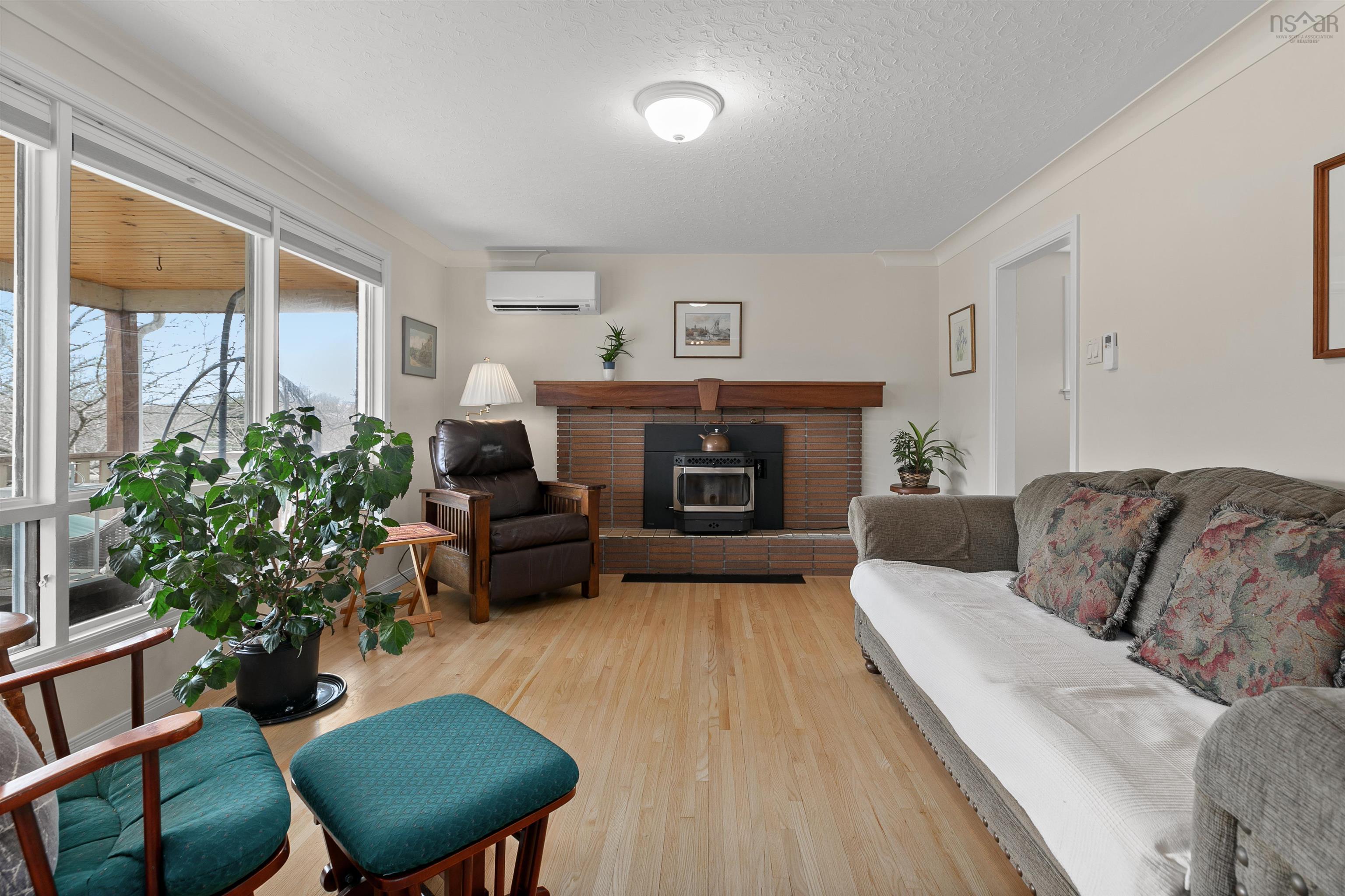 $449,900.00: 33 Pinehill Drive, Lower Sackville