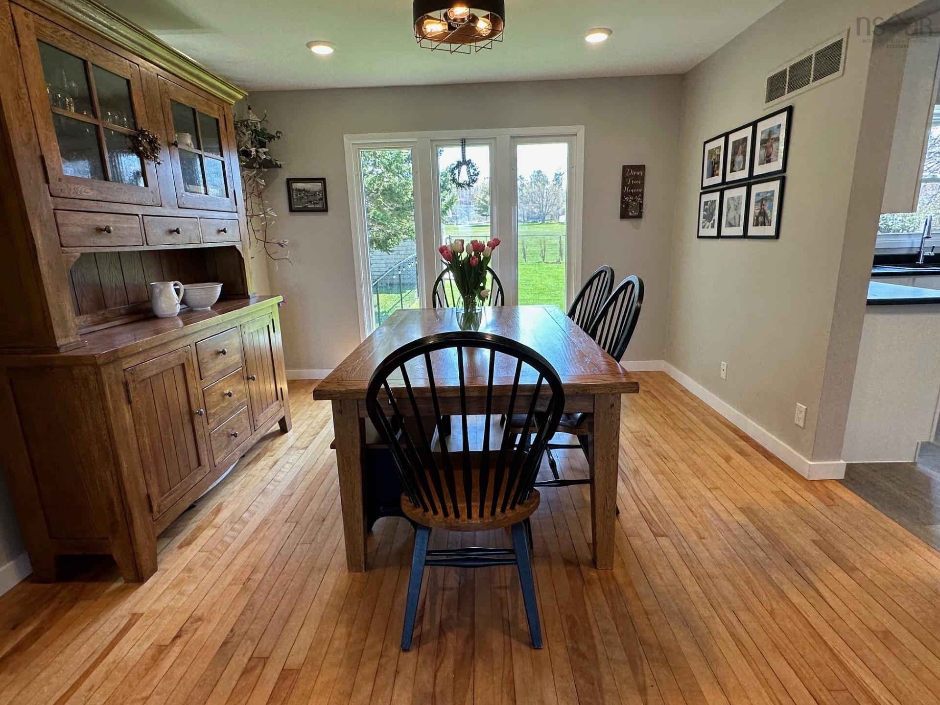 $569,000.00: 5718 Little Harbour, Kings Head
