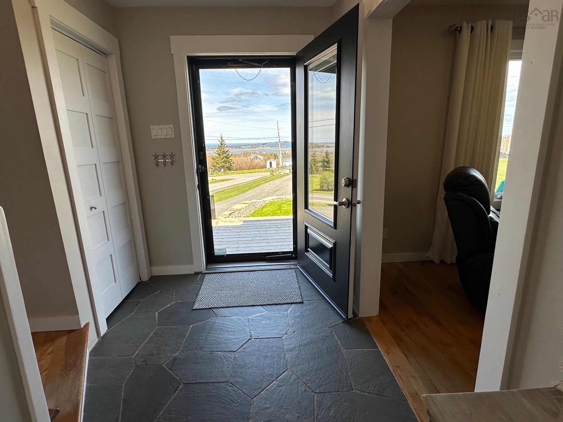 $569,000.00: 5718 Little Harbour, Kings Head
