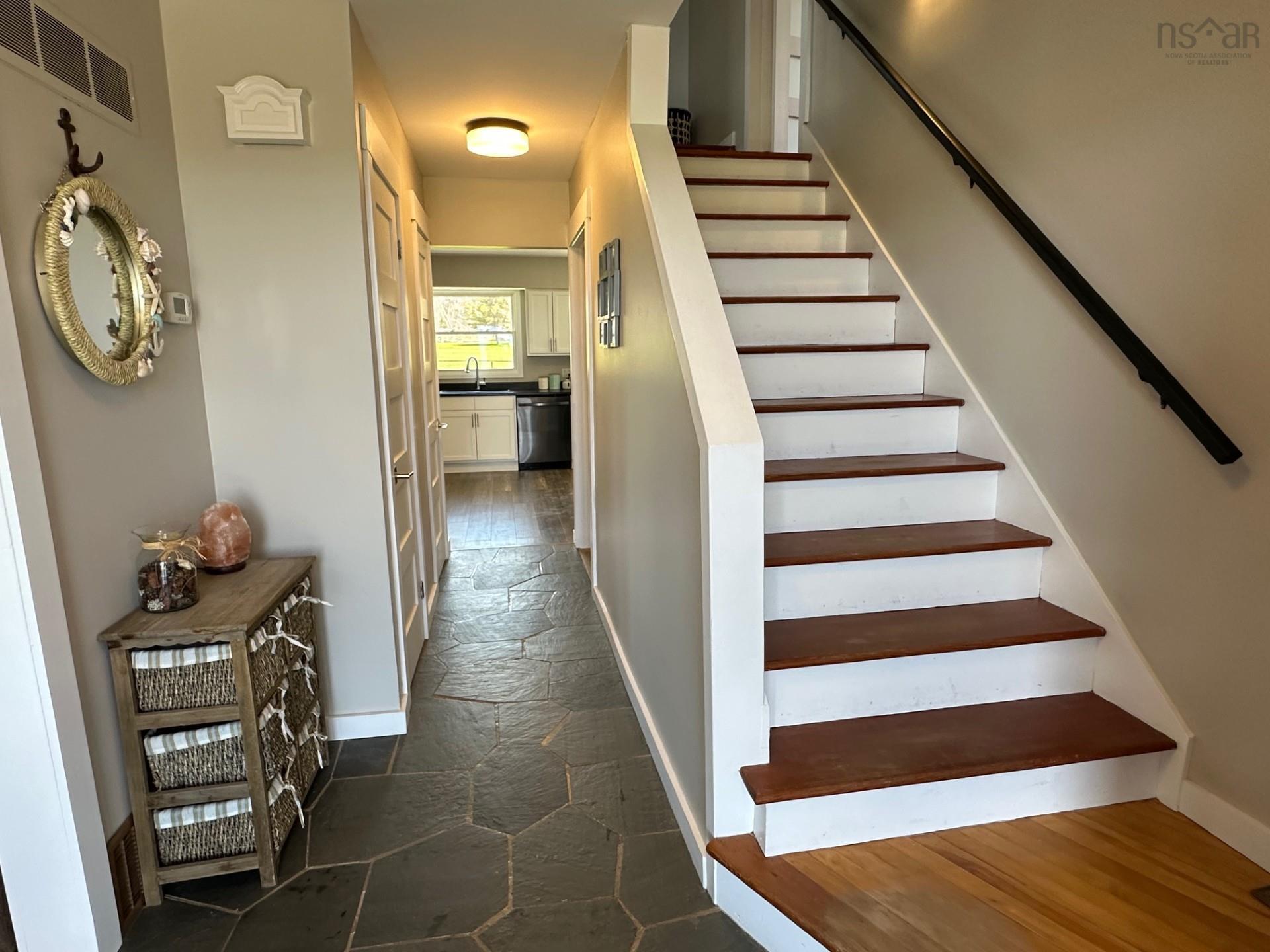 $569,000.00: 5718 Little Harbour, Kings Head