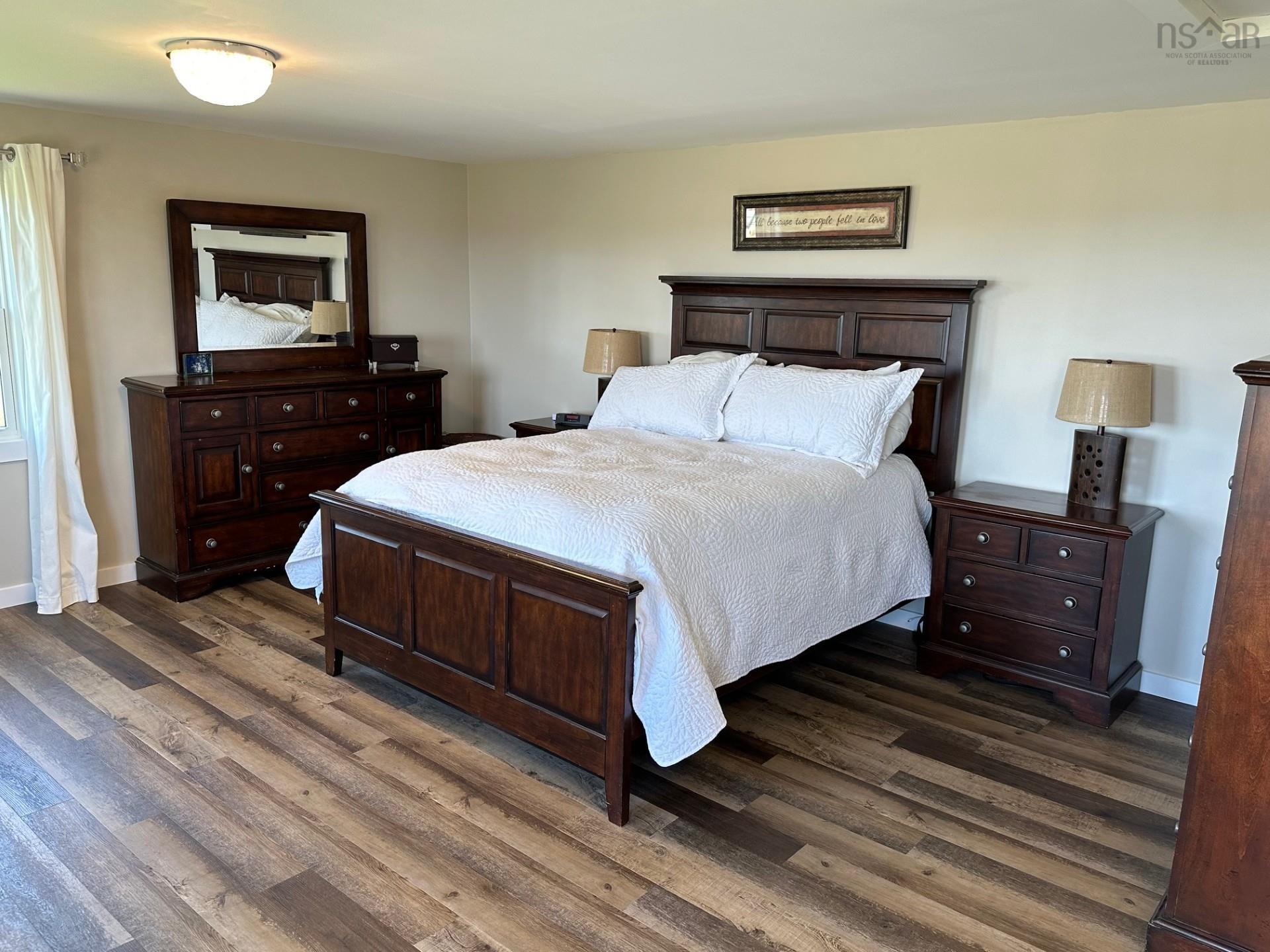 $569,000.00: 5718 Little Harbour, Kings Head