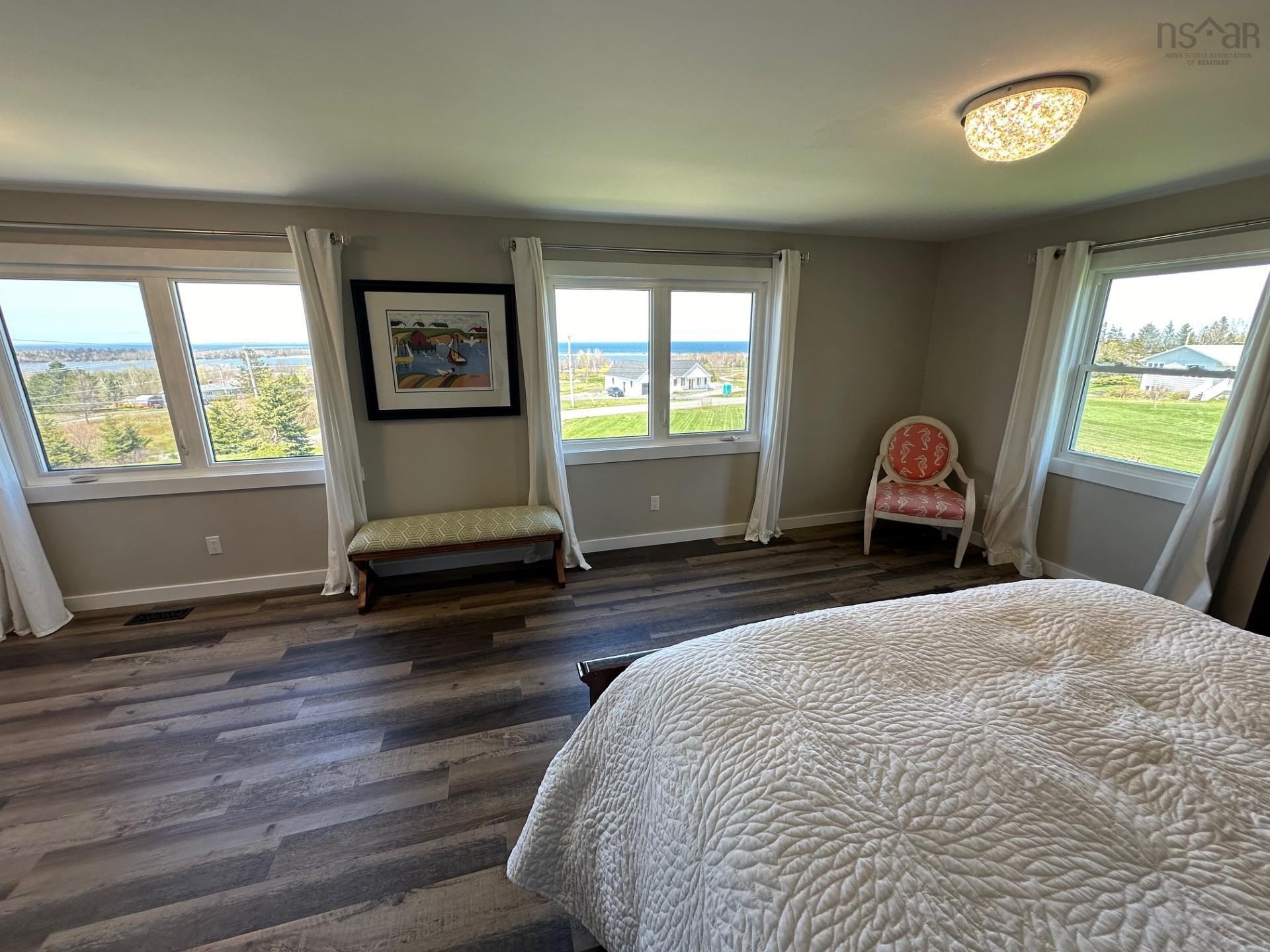 $569,000.00: 5718 Little Harbour, Kings Head