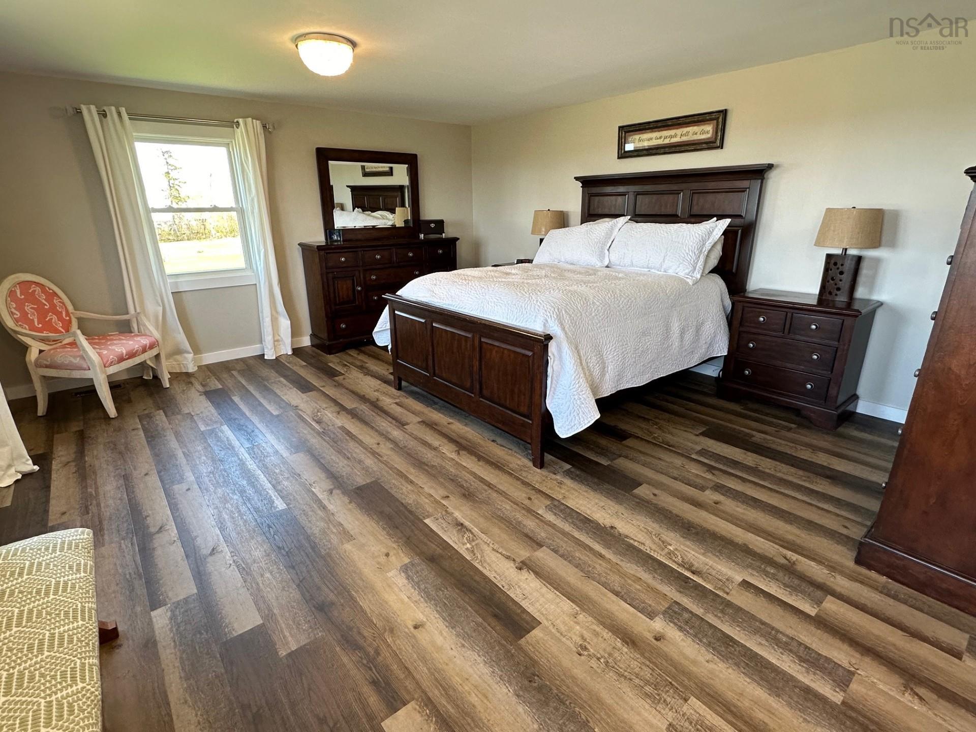 $569,000.00: 5718 Little Harbour, Kings Head