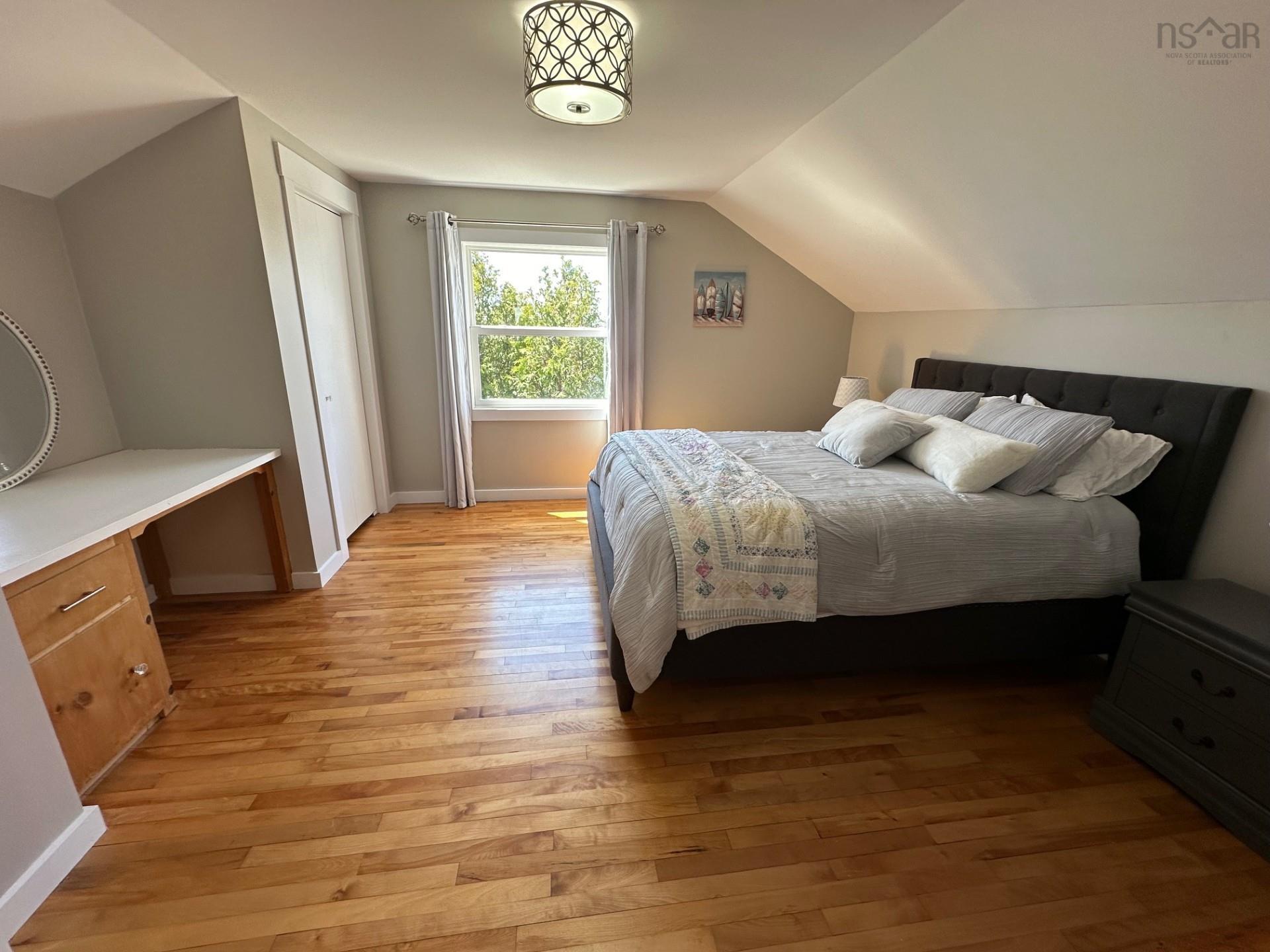 $569,000.00: 5718 Little Harbour, Kings Head