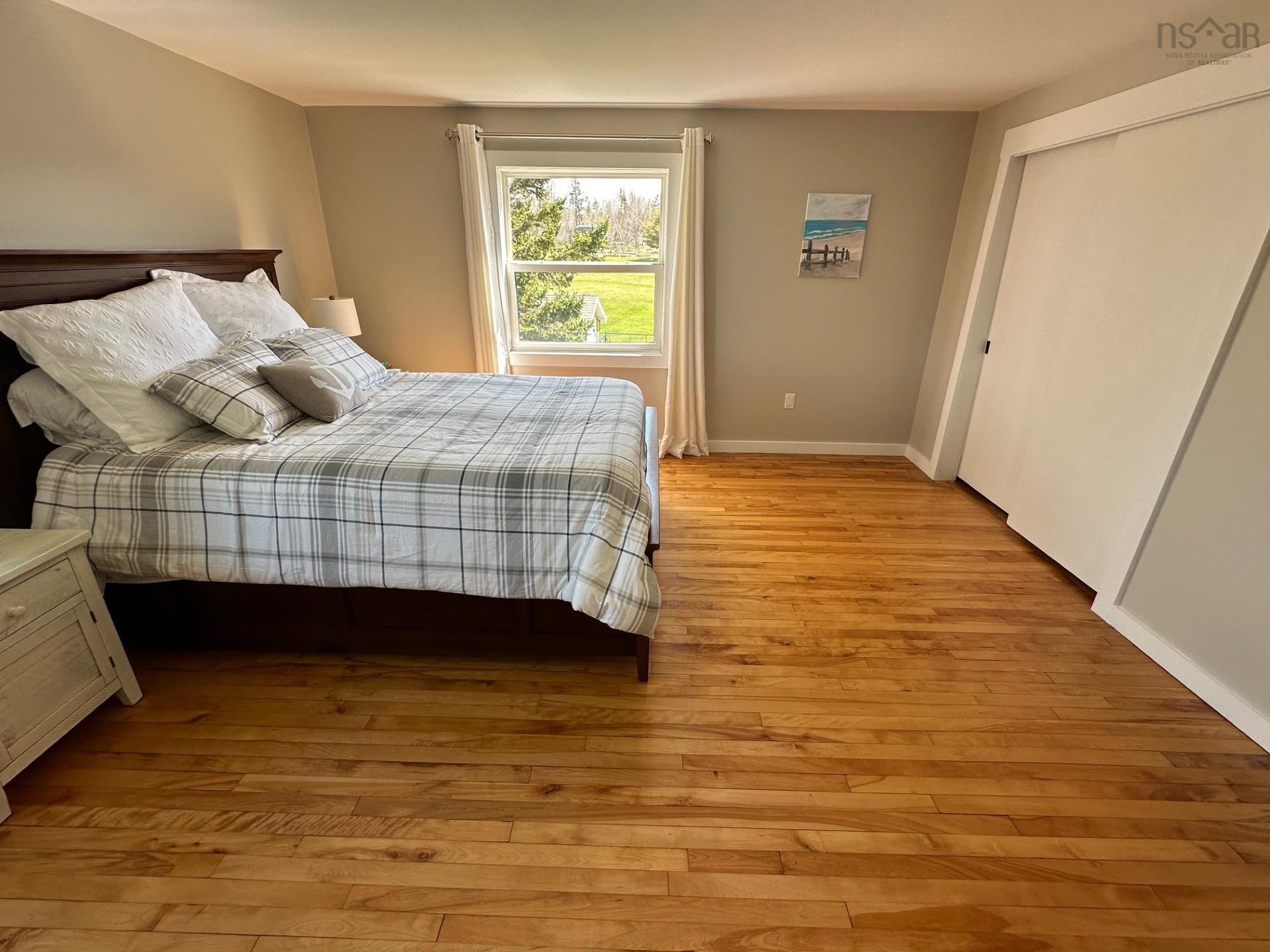 $569,000.00: 5718 Little Harbour, Kings Head