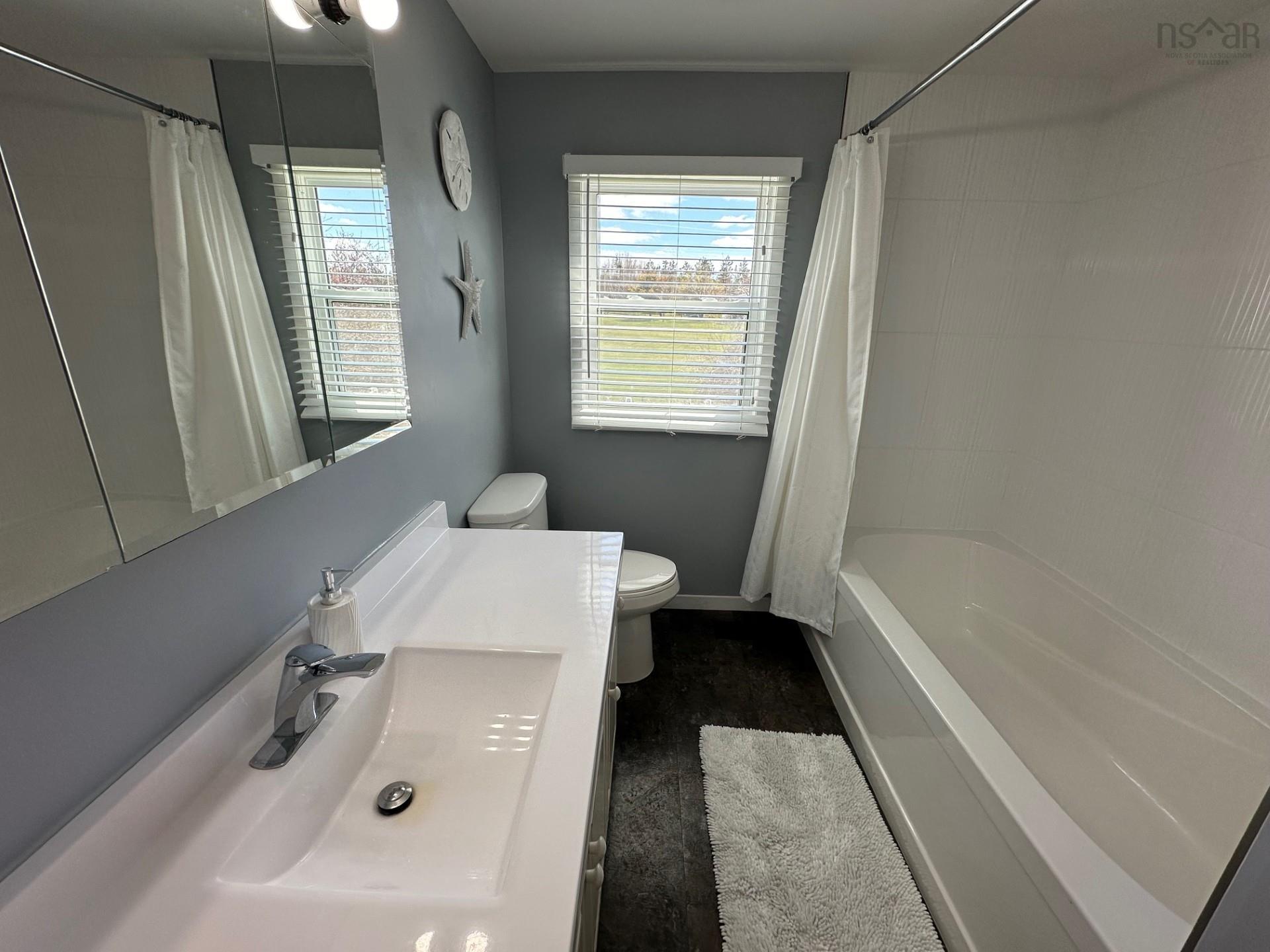 $569,000.00: 5718 Little Harbour, Kings Head