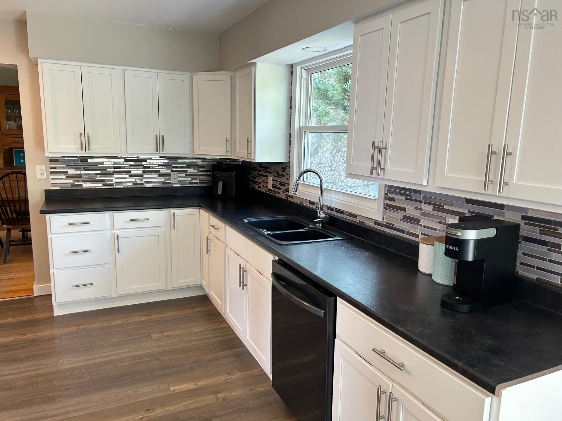 $569,000.00: 5718 Little Harbour, Kings Head