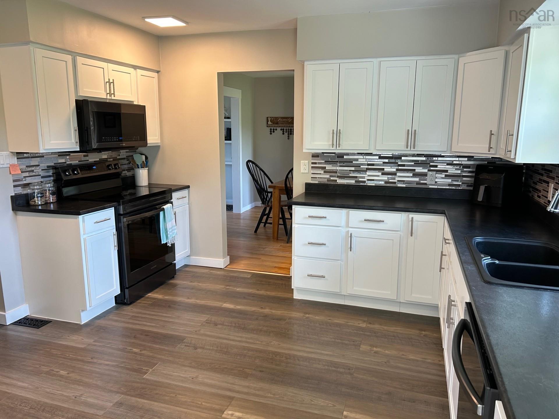 $569,000.00: 5718 Little Harbour, Kings Head