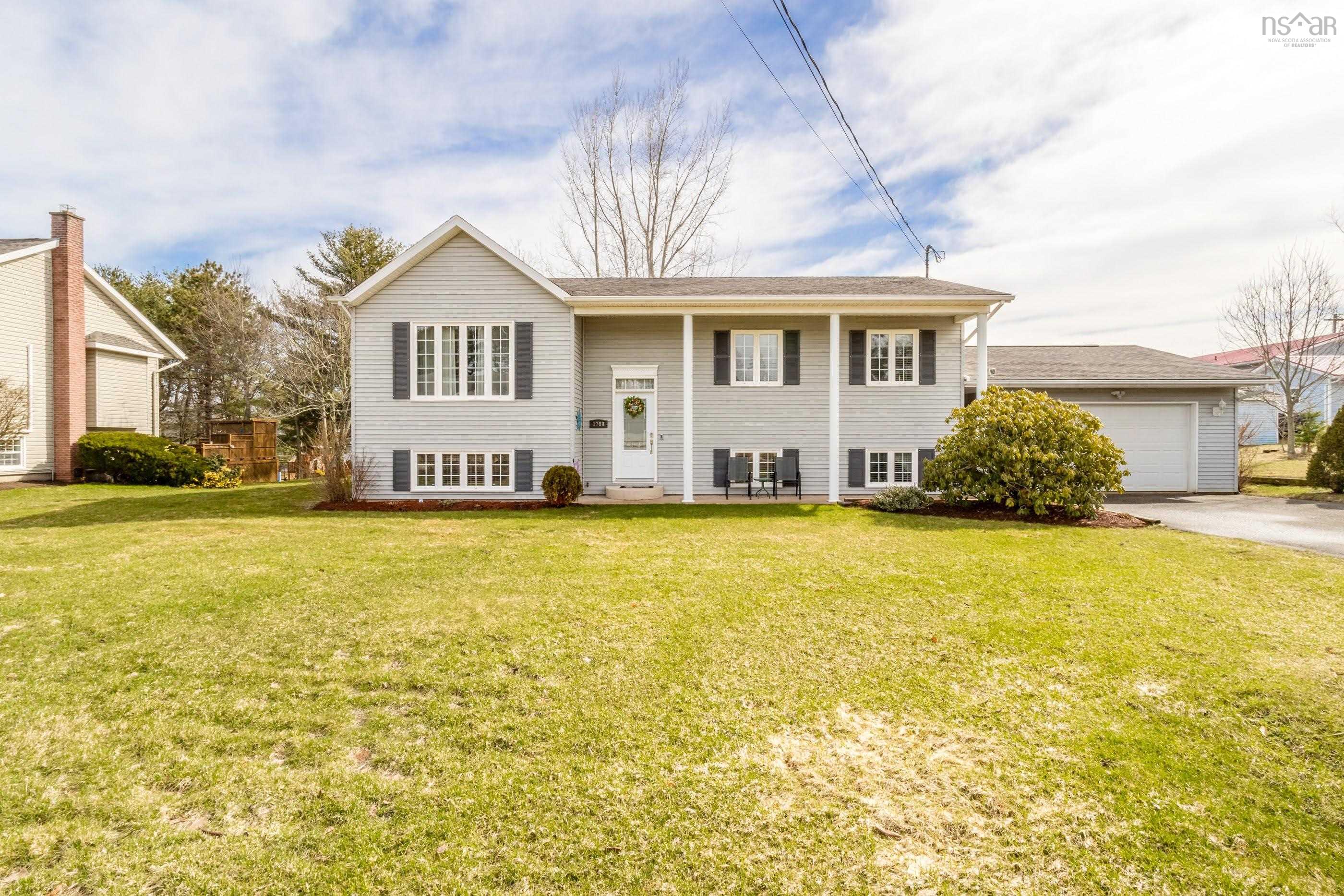 $459,900.00: 1780 Acadia Drive, Kingston