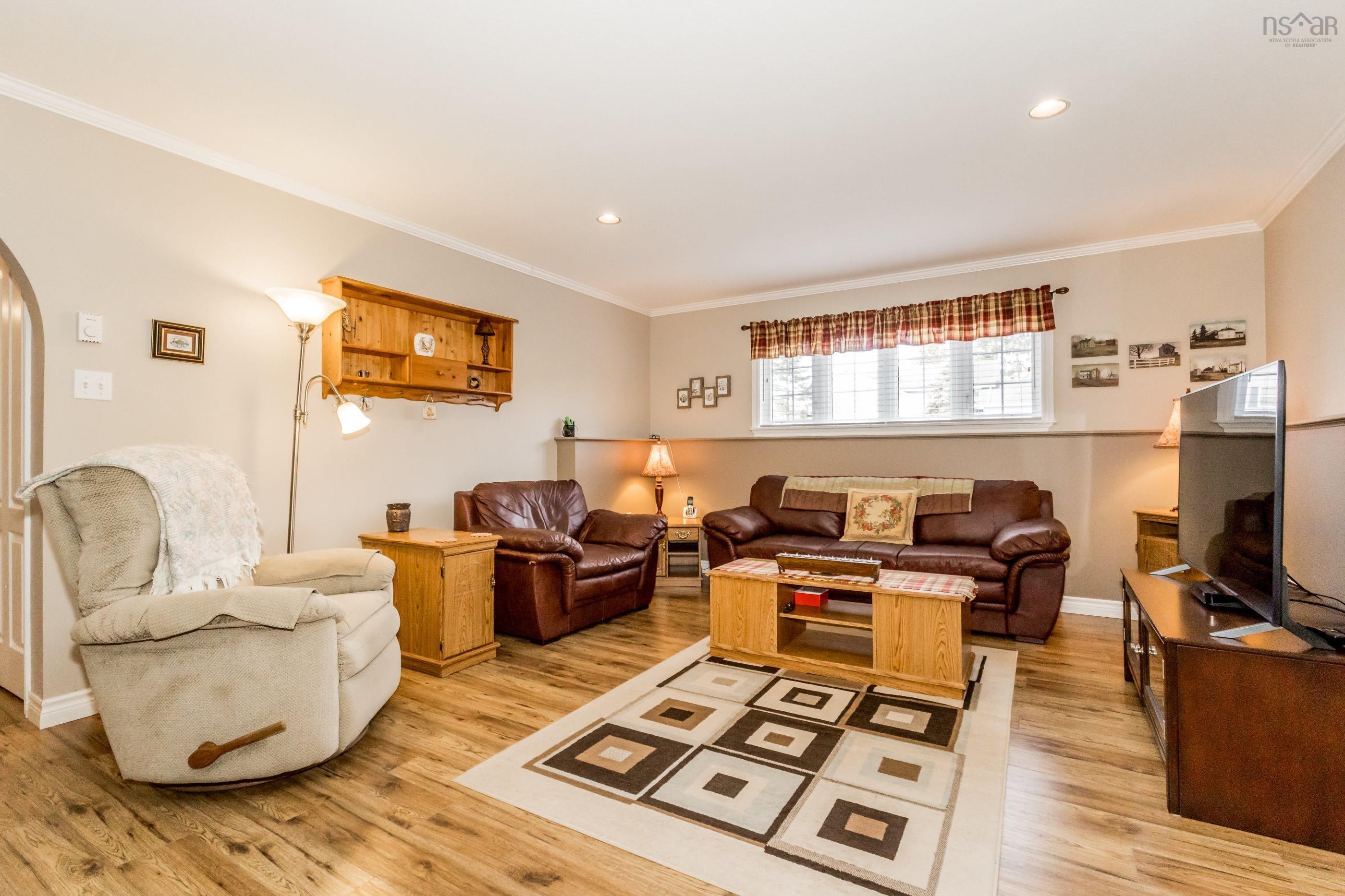 $459,900.00: 1780 Acadia Drive, Kingston