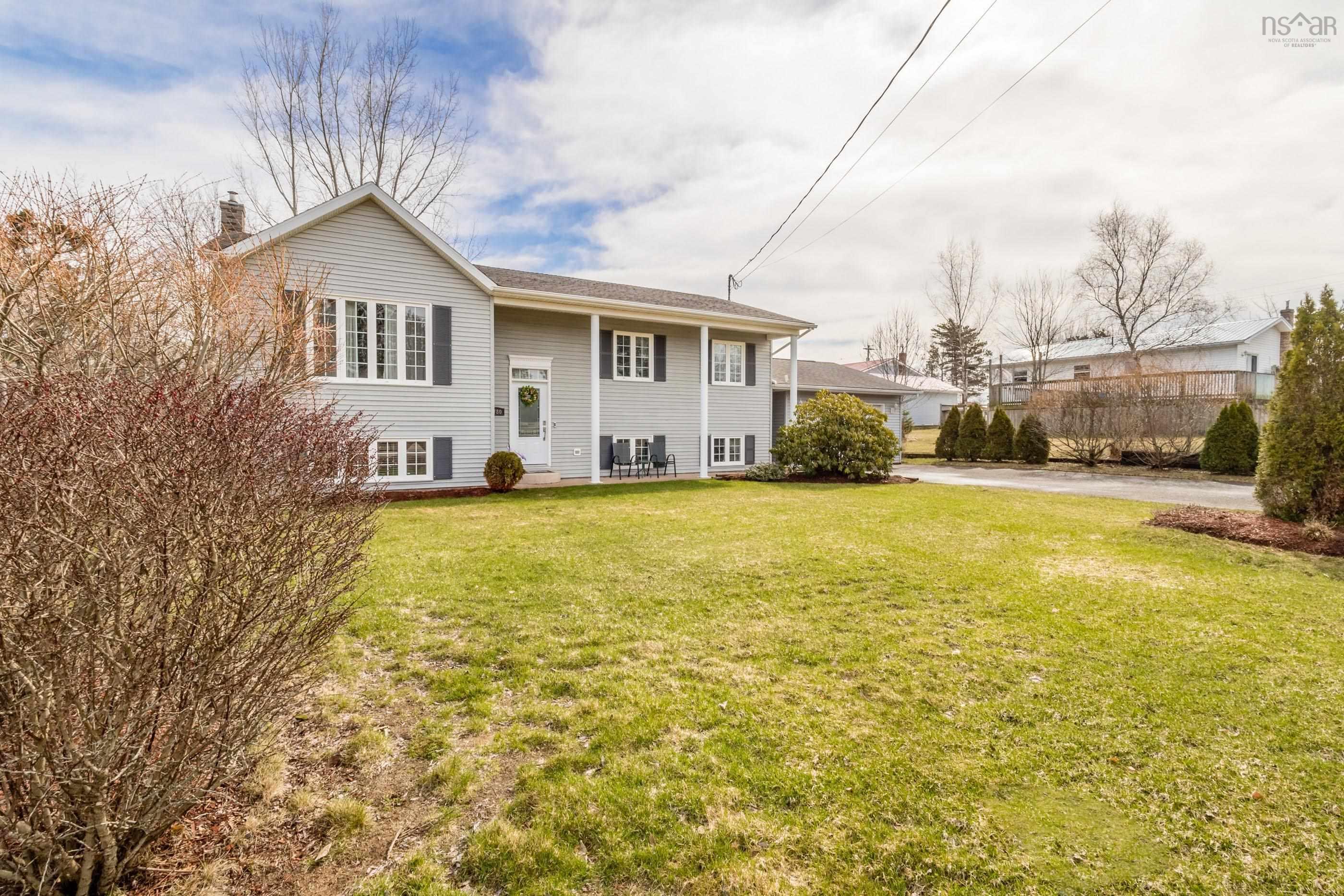 $459,900.00: 1780 Acadia Drive, Kingston